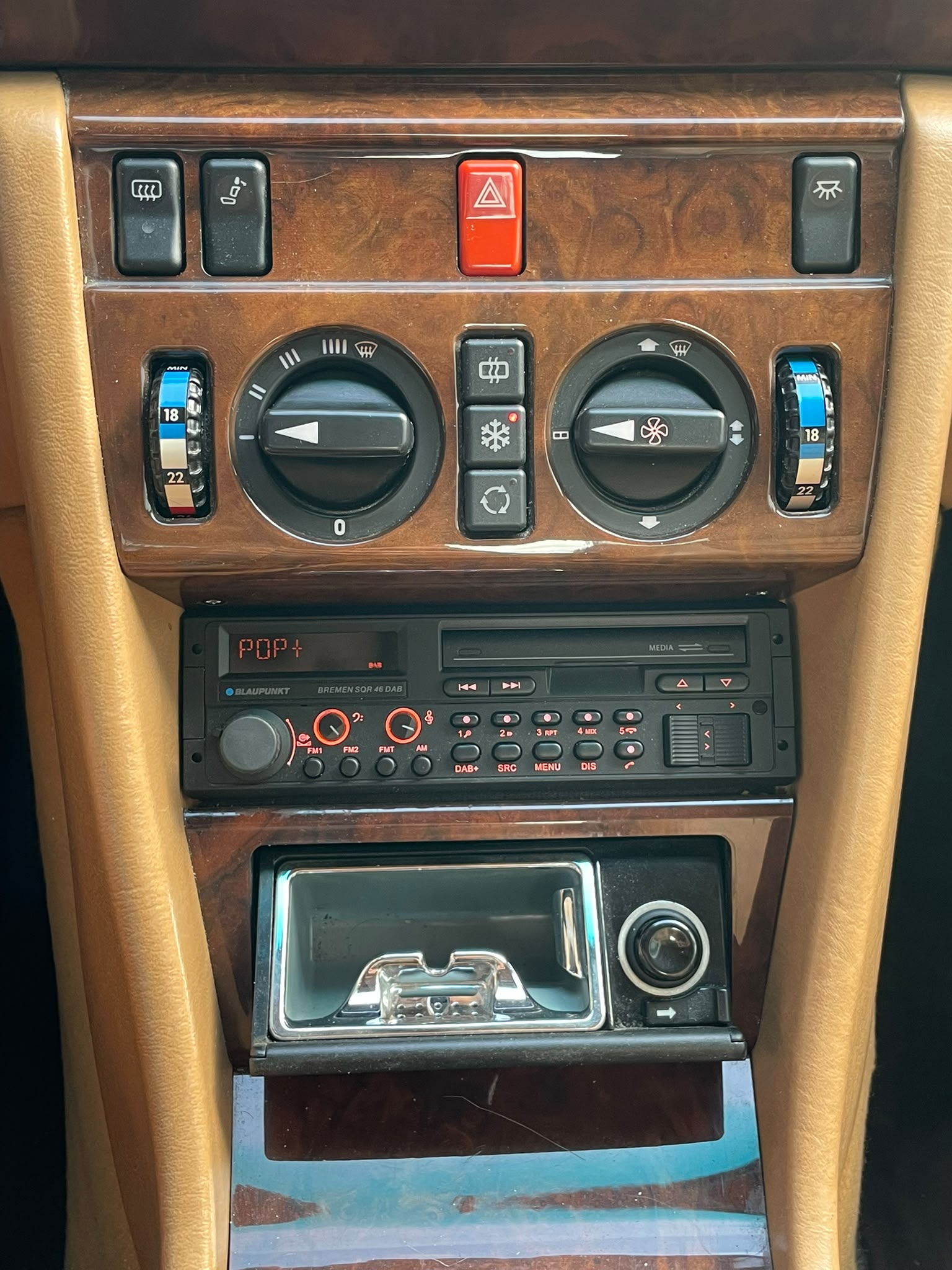 MERCEDES-BENZ 300 CE C124 CH-Auto Klima.Schiebedach Veteraneneintrag-image-7