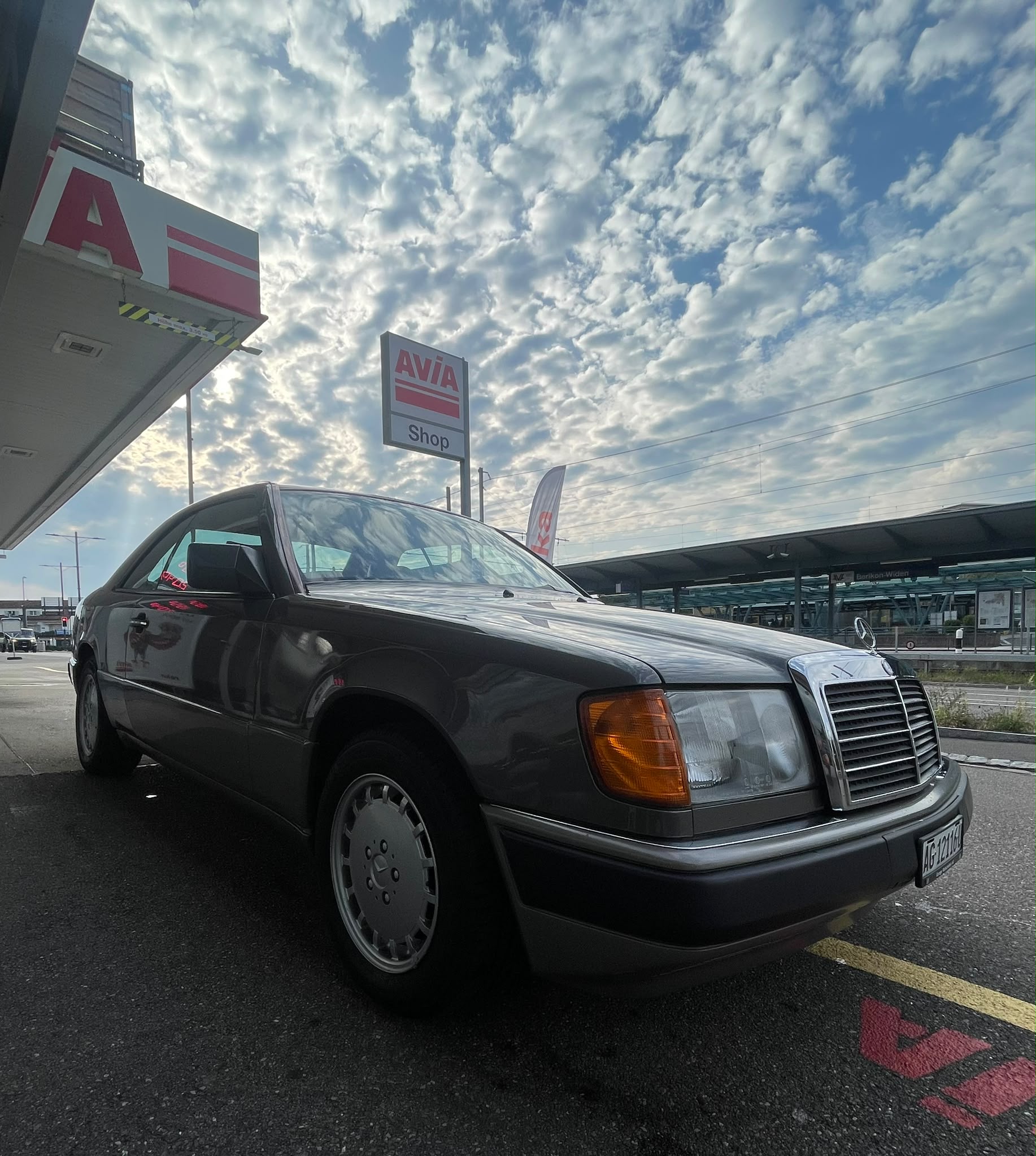 MERCEDES-BENZ 300 CE C124 CH-Auto Klima.Schiebedach Veteraneneintrag-image-1