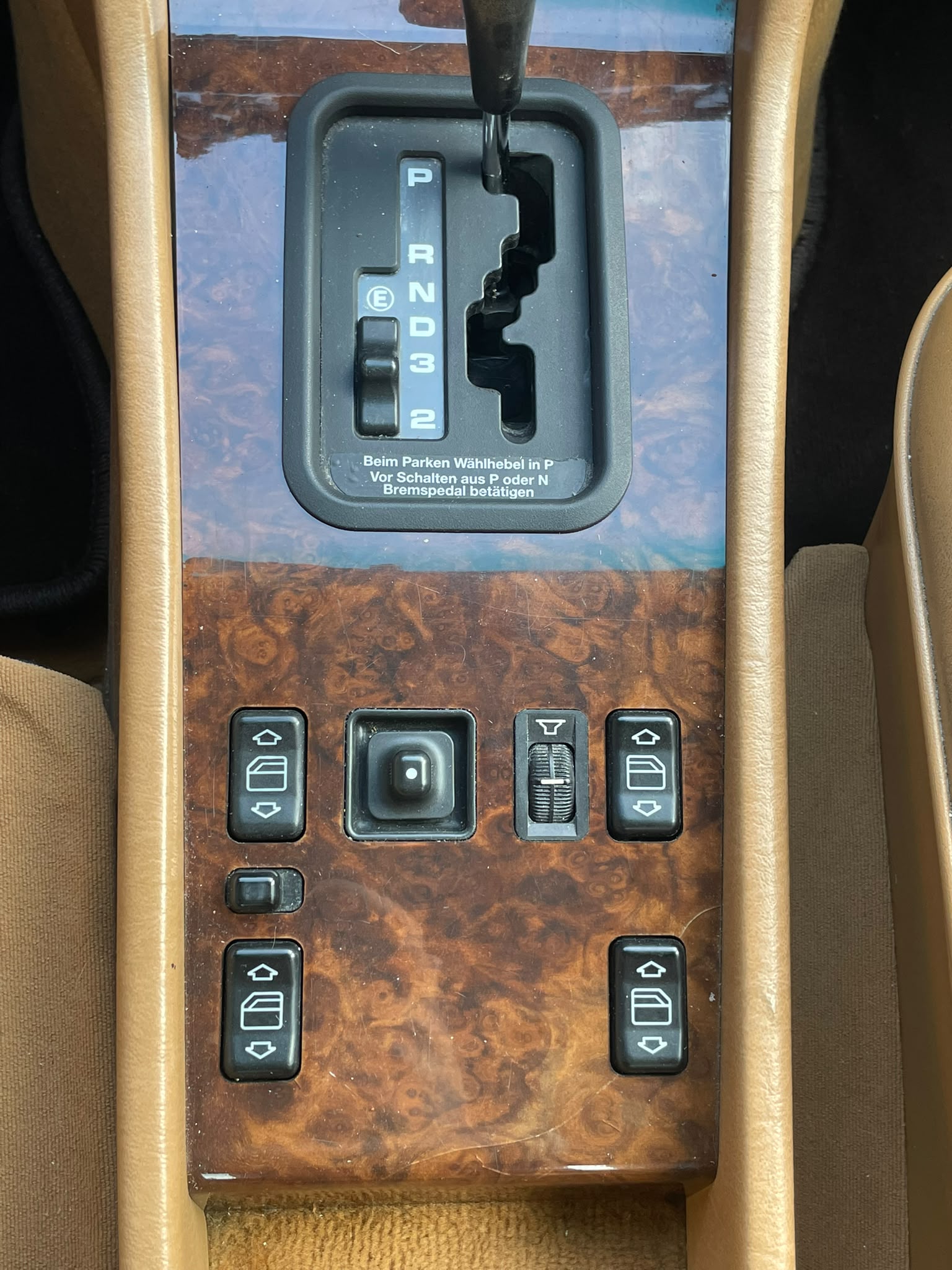 MERCEDES-BENZ 300 CE C124 CH-Auto Klima.Schiebedach Veteraneneintrag-image-6