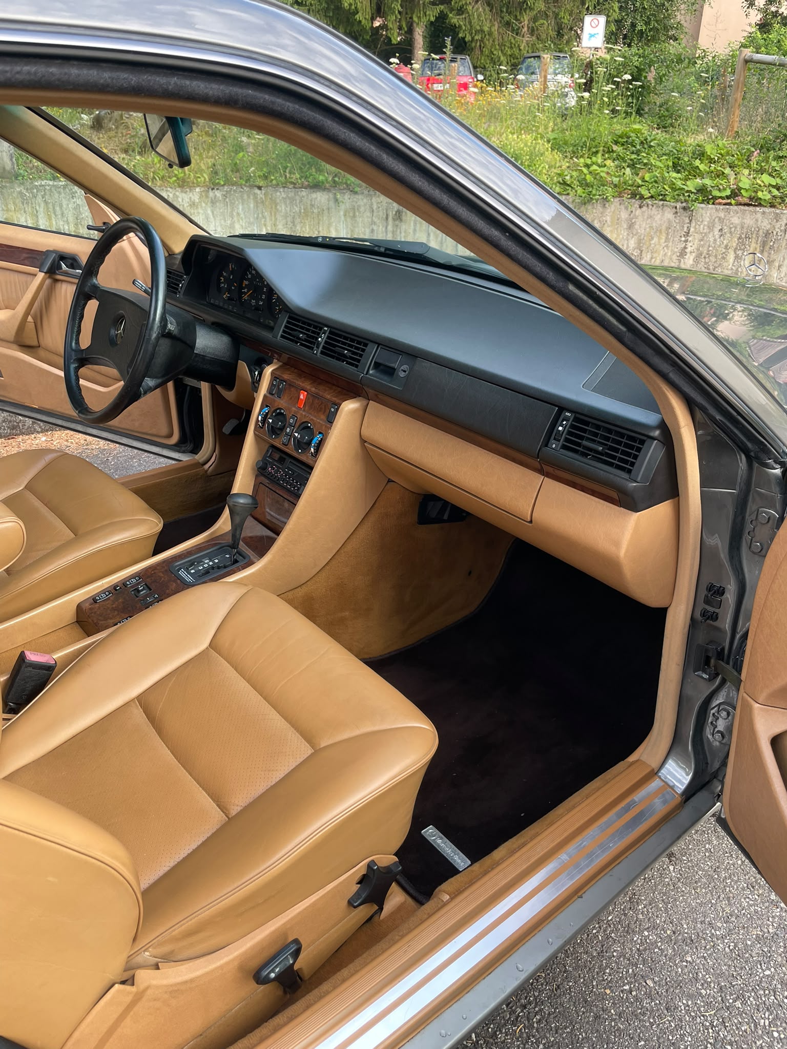 MERCEDES-BENZ 300 CE C124 CH-Auto Klima.Schiebedach Veteraneneintrag-image-14