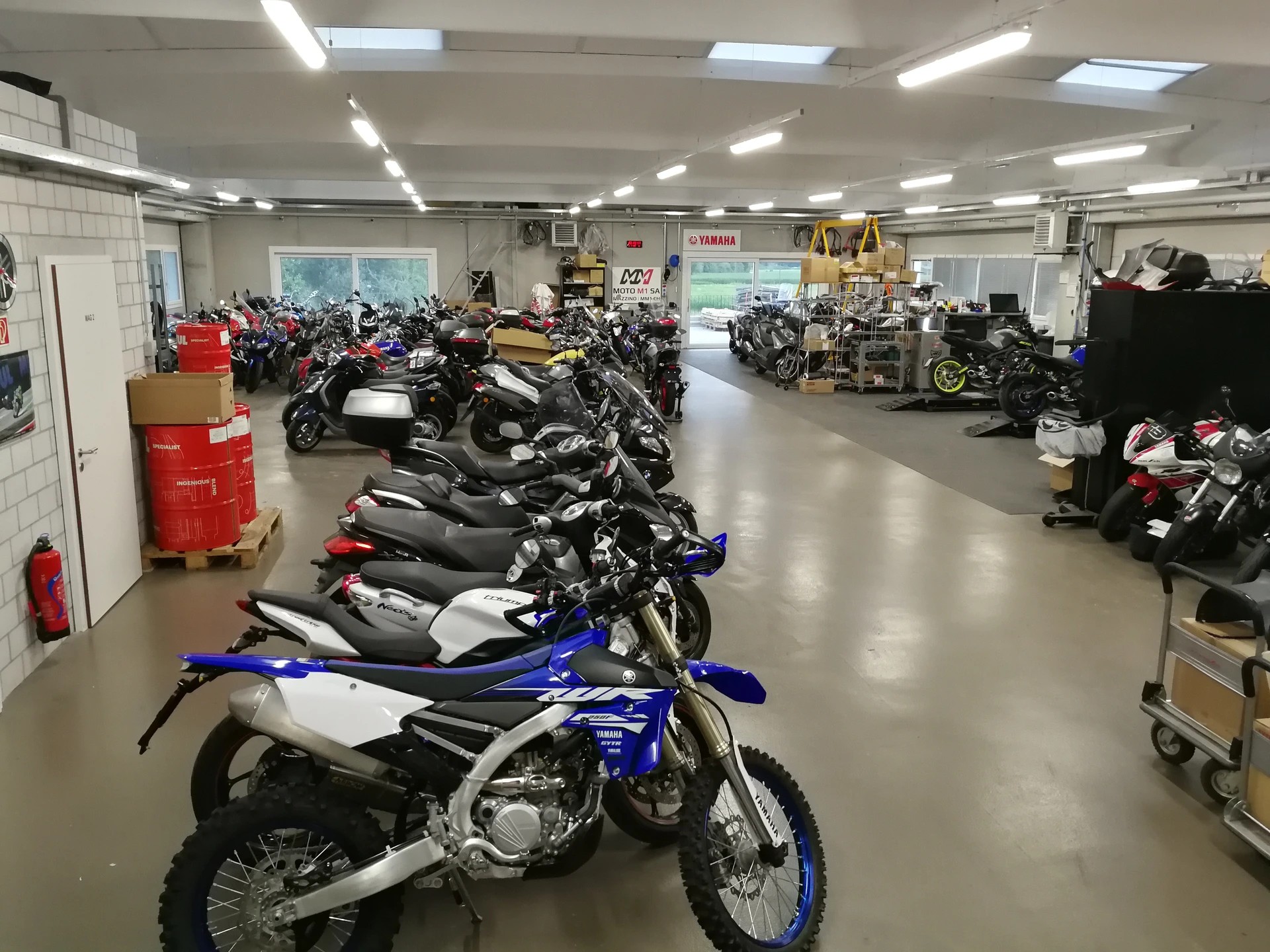 YAMAHA X-Max YP 400 R-image-13