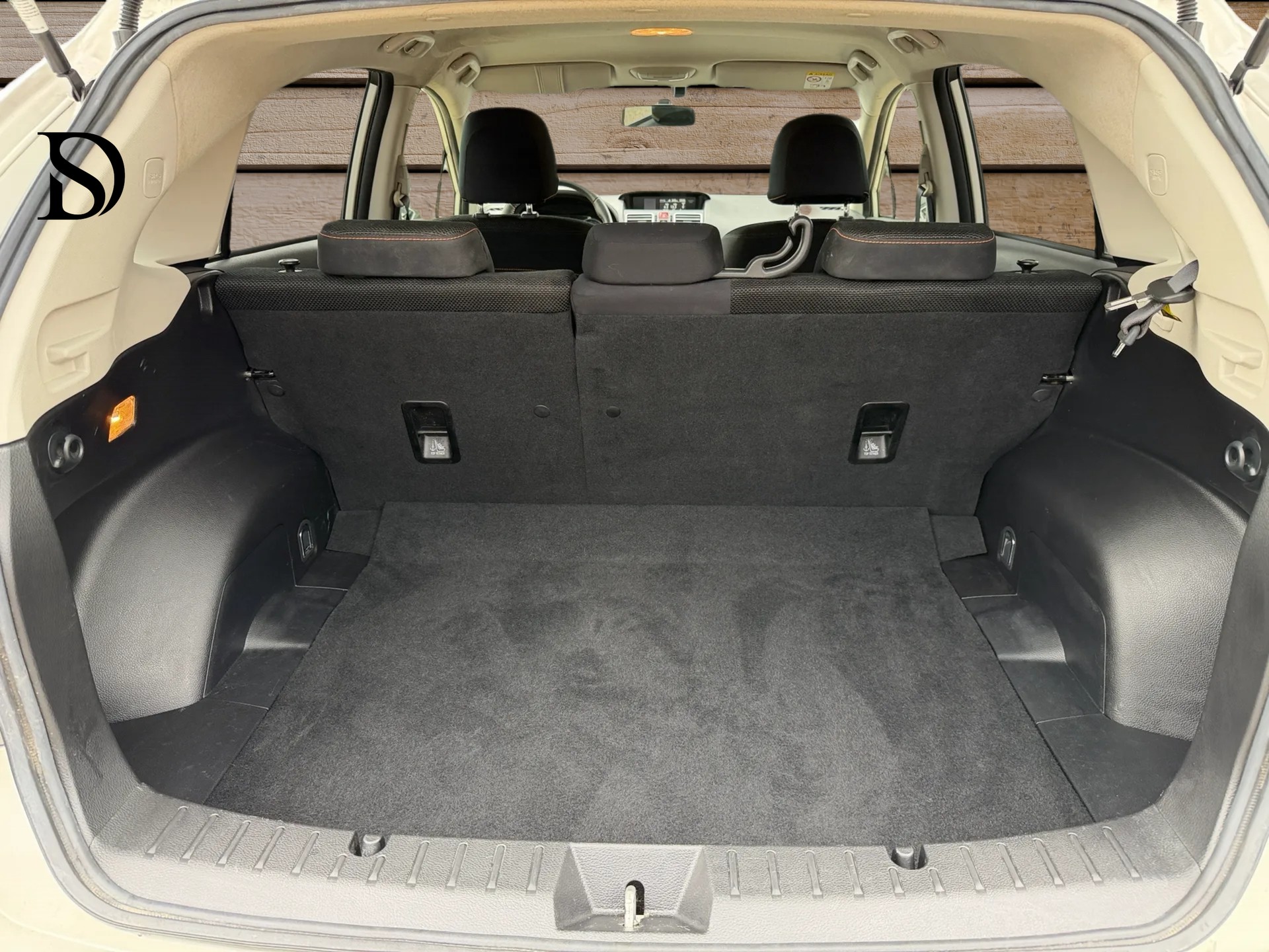 SUBARU XV 2.0D Swiss Two AWD-image-10