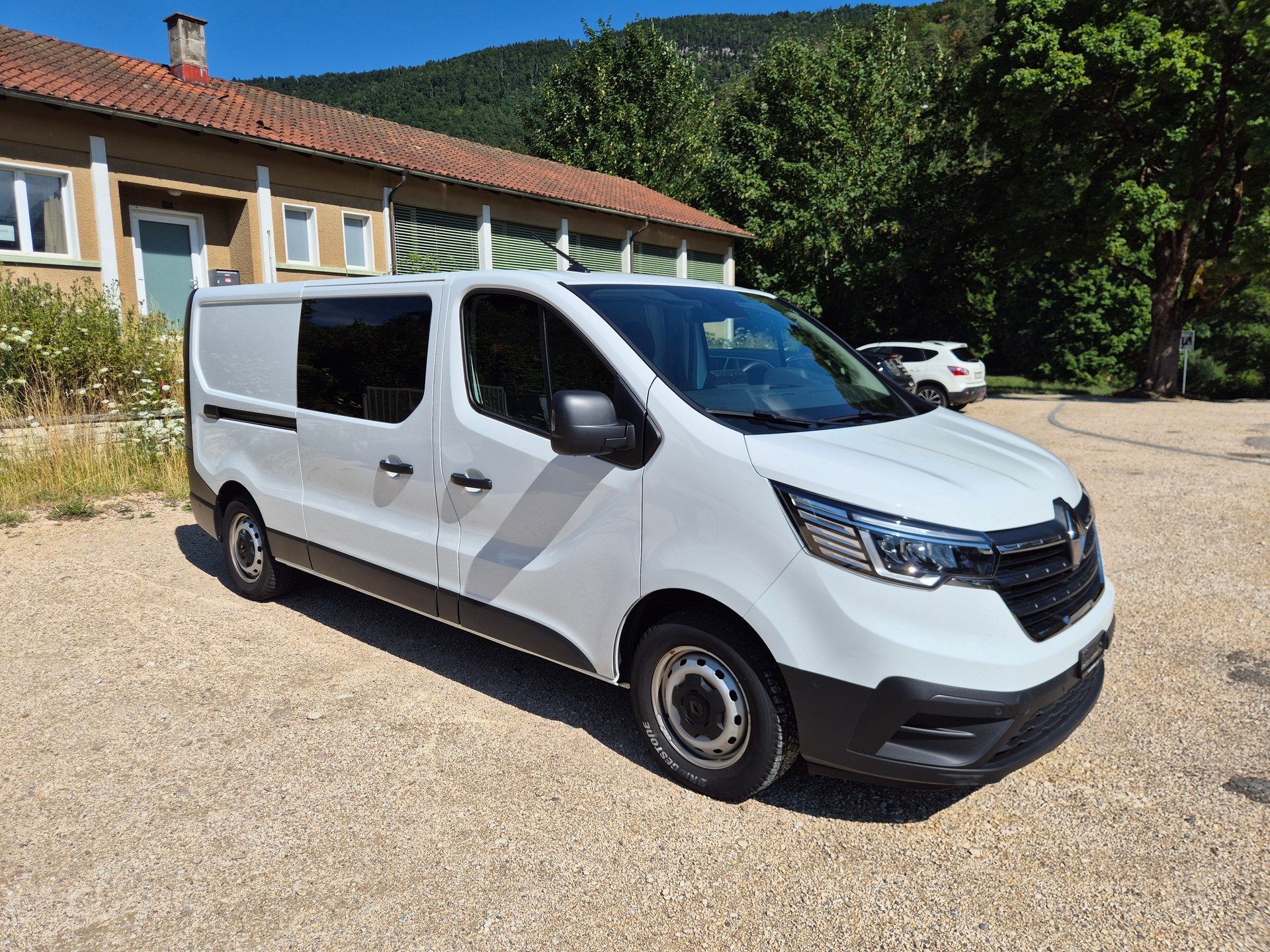 RENAULT 2.0 Blue dCi130 L2H1-image-0