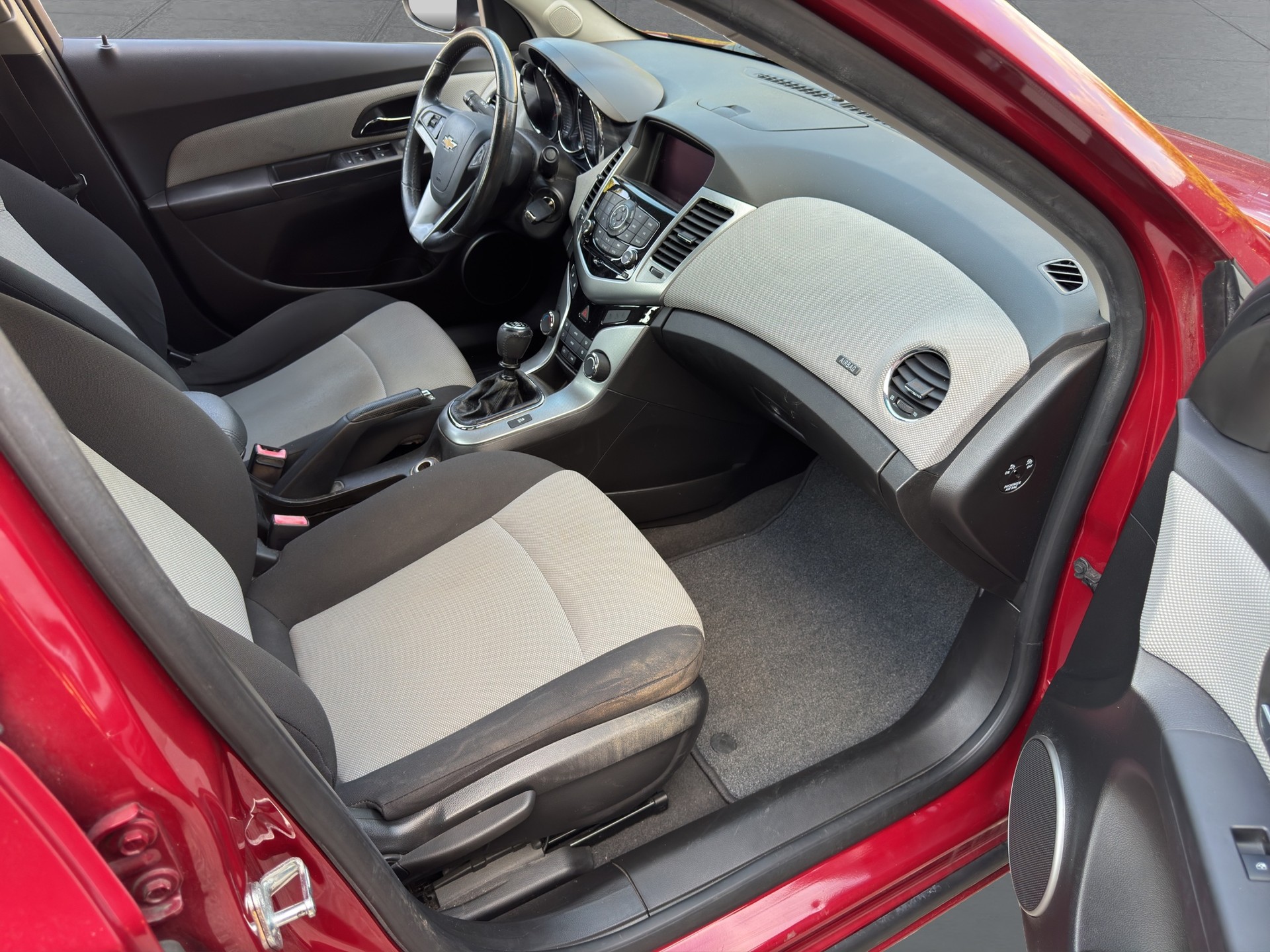 CHEVROLET Cruze 2.0 VCDi LTZ-image-10