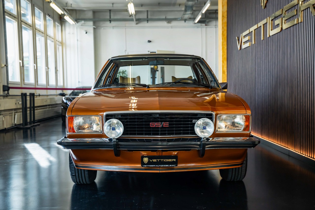 OPEL Commodore GS/E-showroom-element-1