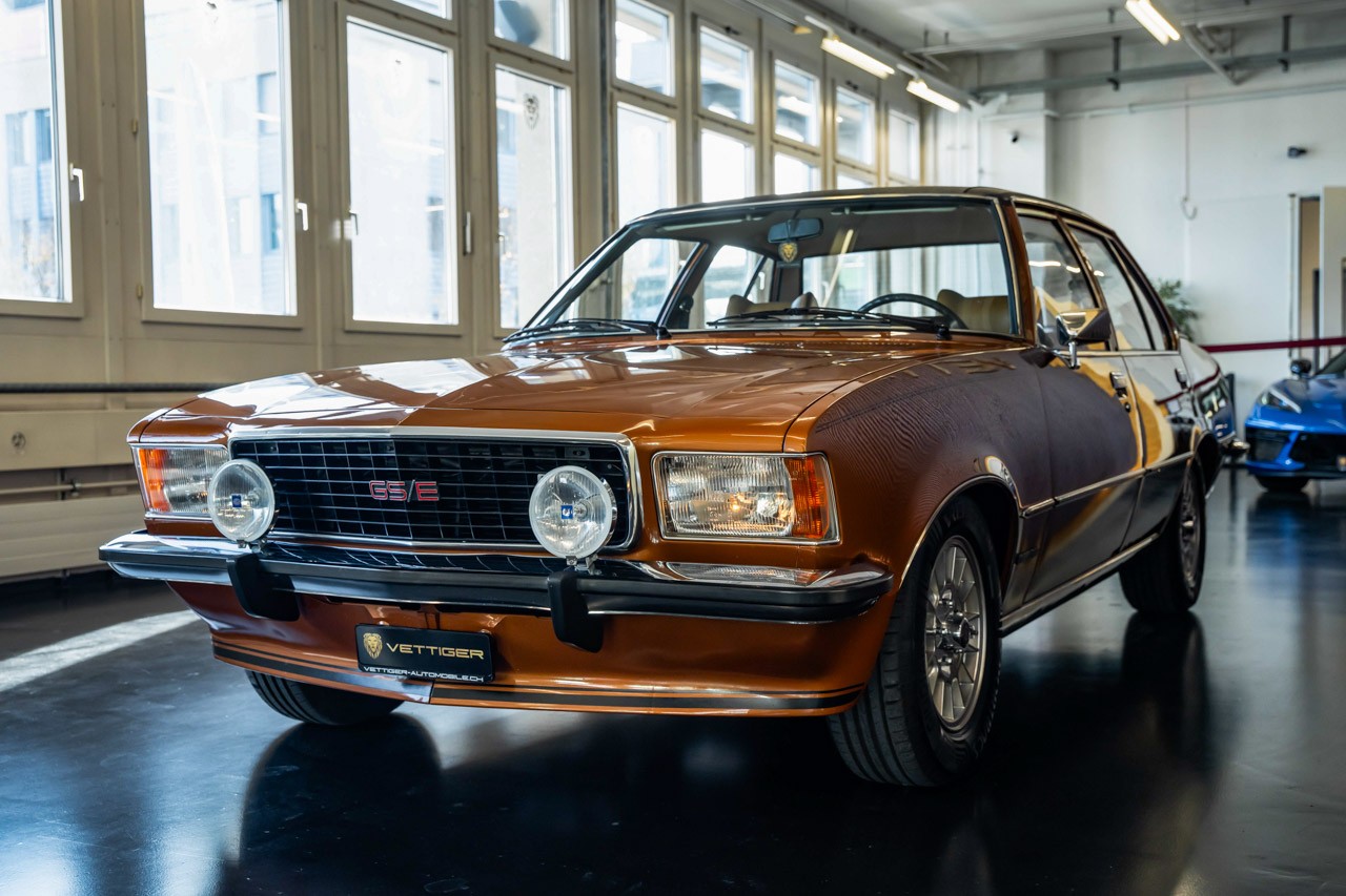 OPEL Commodore GS/E-showroom-element-2