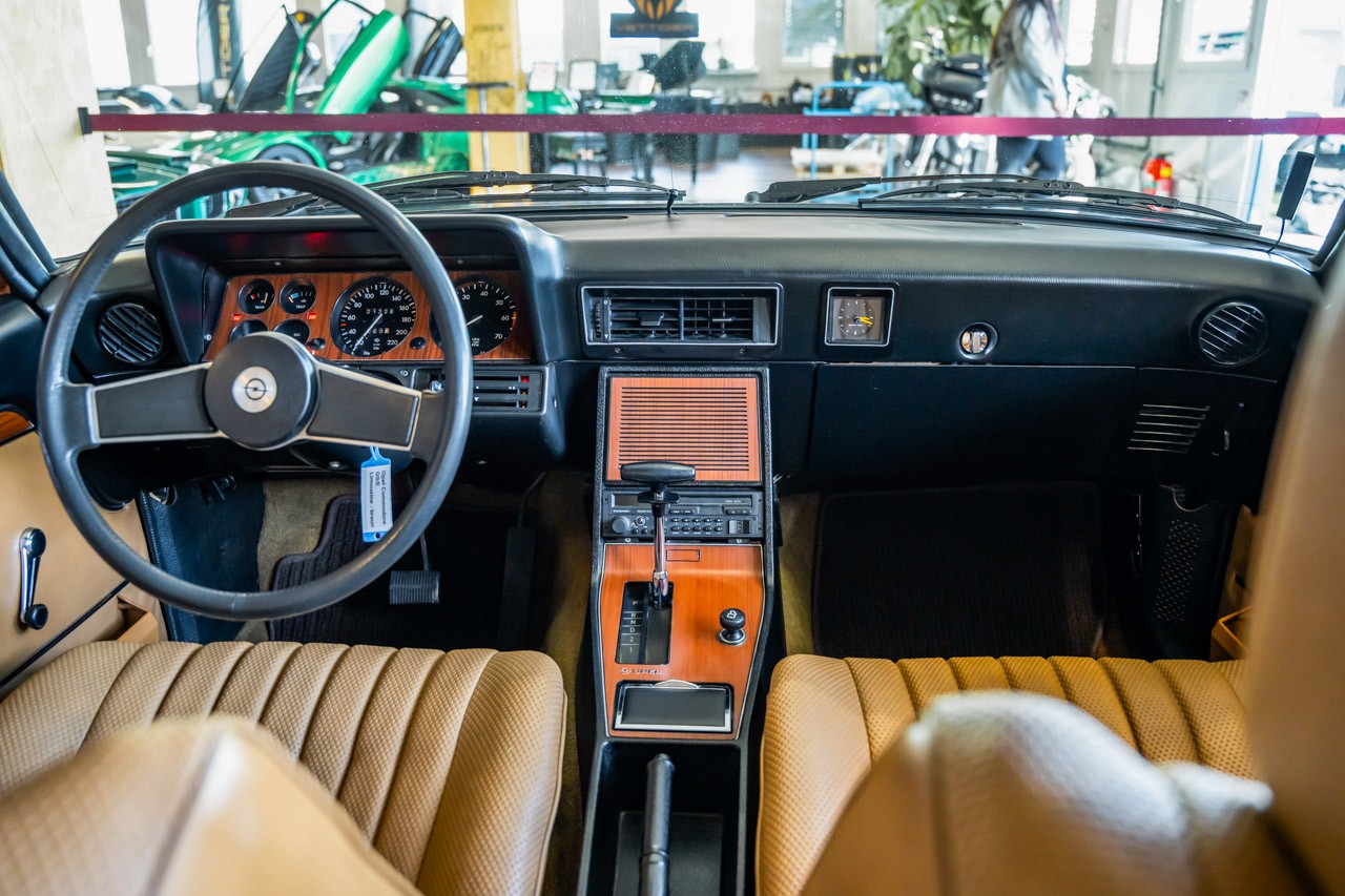 OPEL Commodore GS/E-image-10