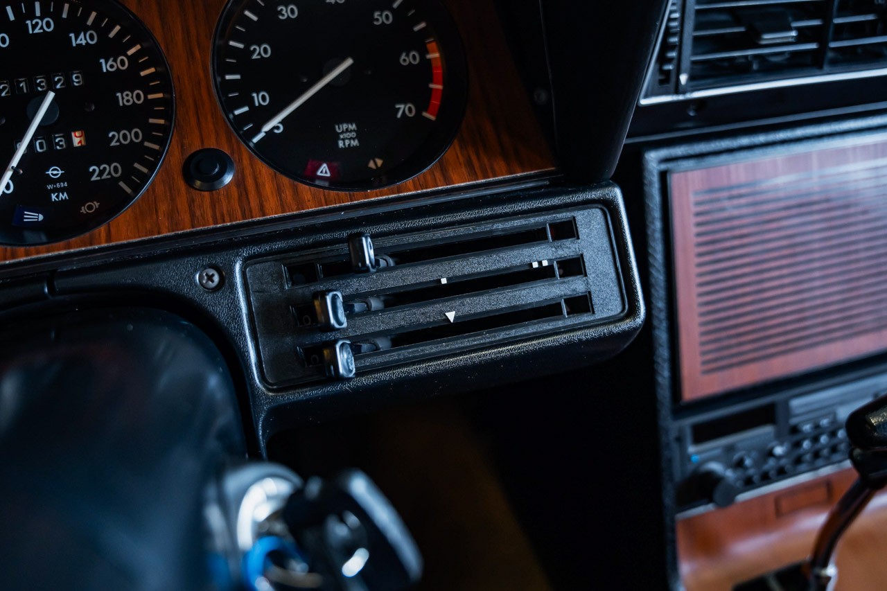 OPEL Commodore GS/E-image-21