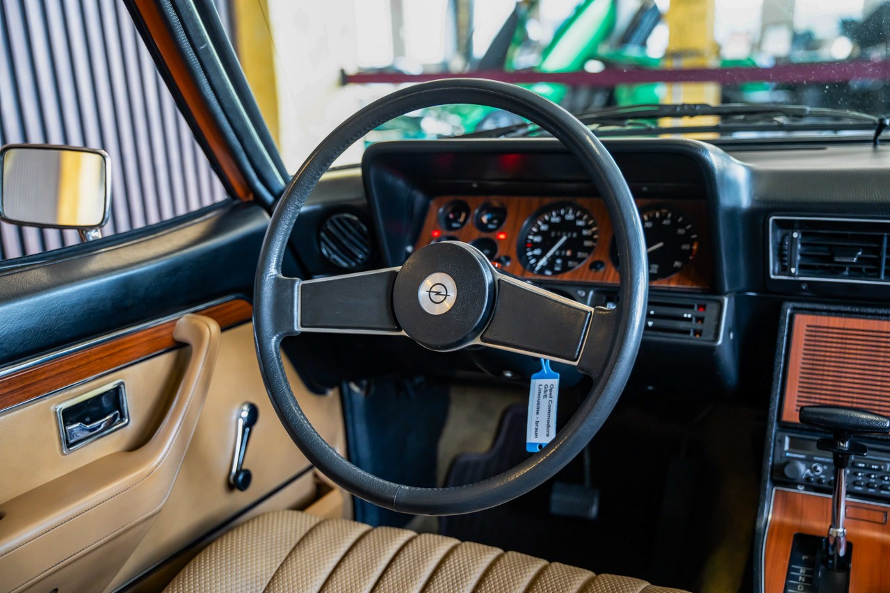 OPEL Commodore GS/E-image-19