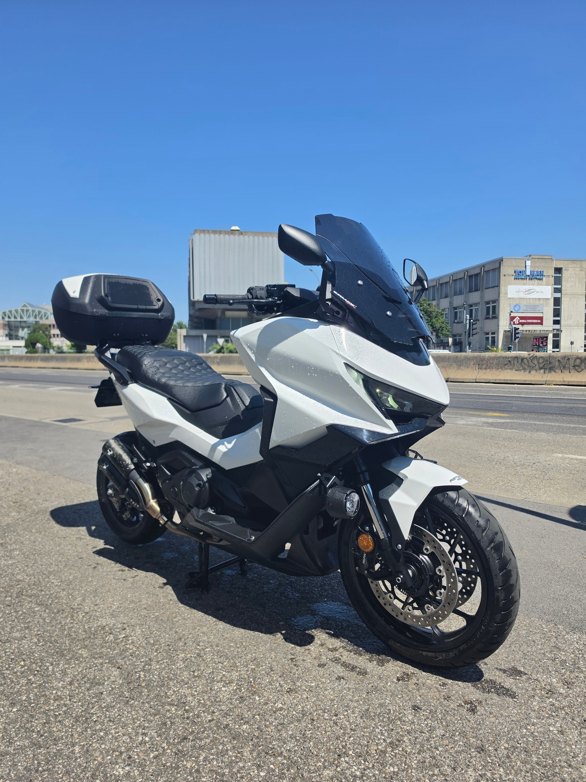 HONDA NSS750