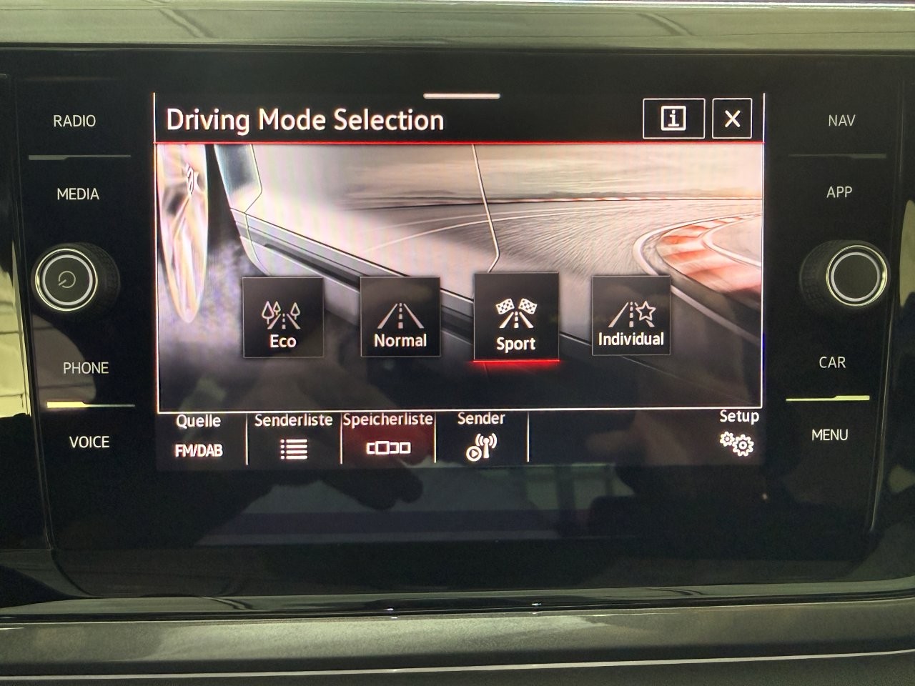 VW Polo 2.0 TSI GTI DSG-image-6