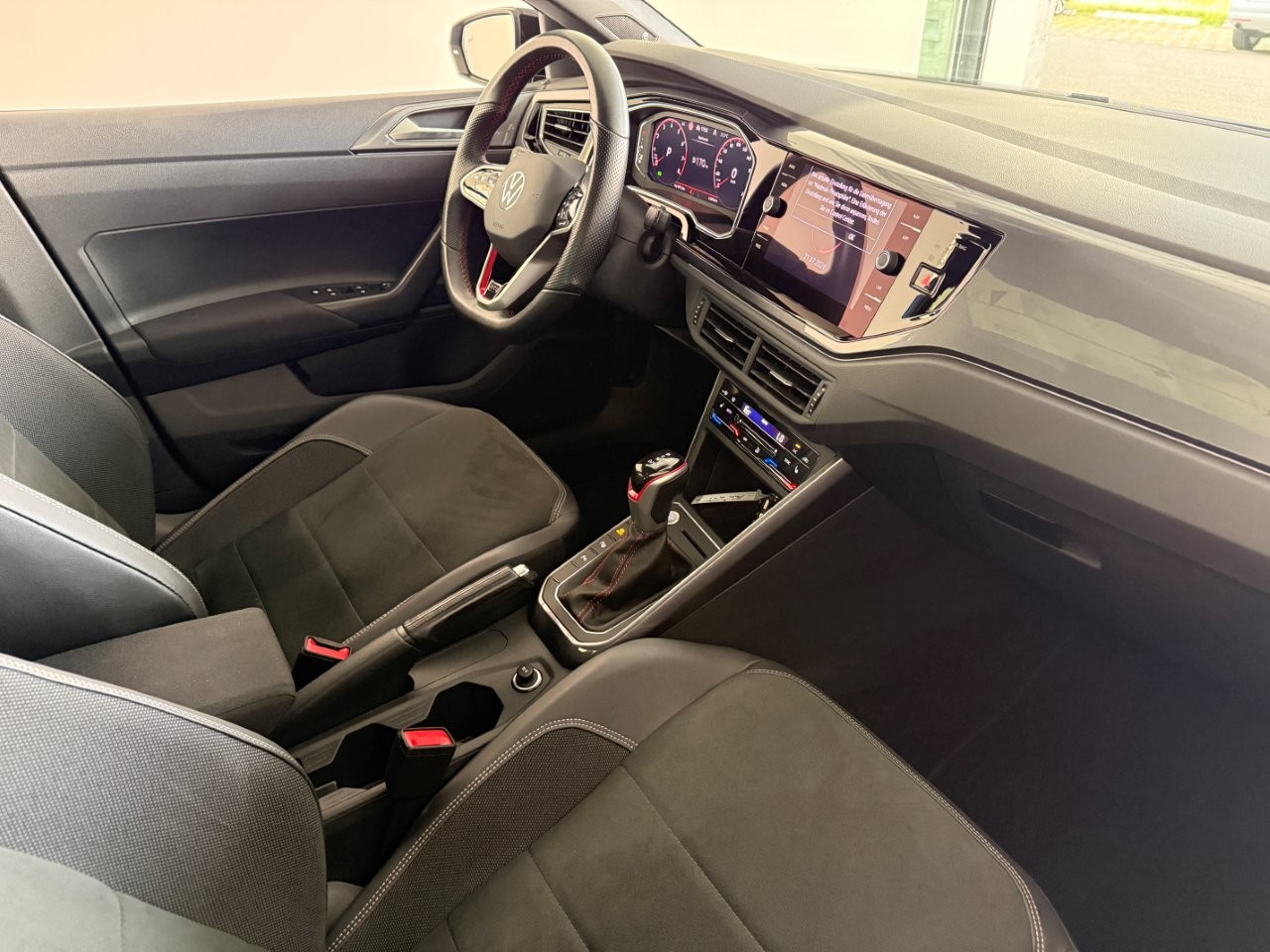 VW Polo 2.0 TSI GTI DSG-image-2