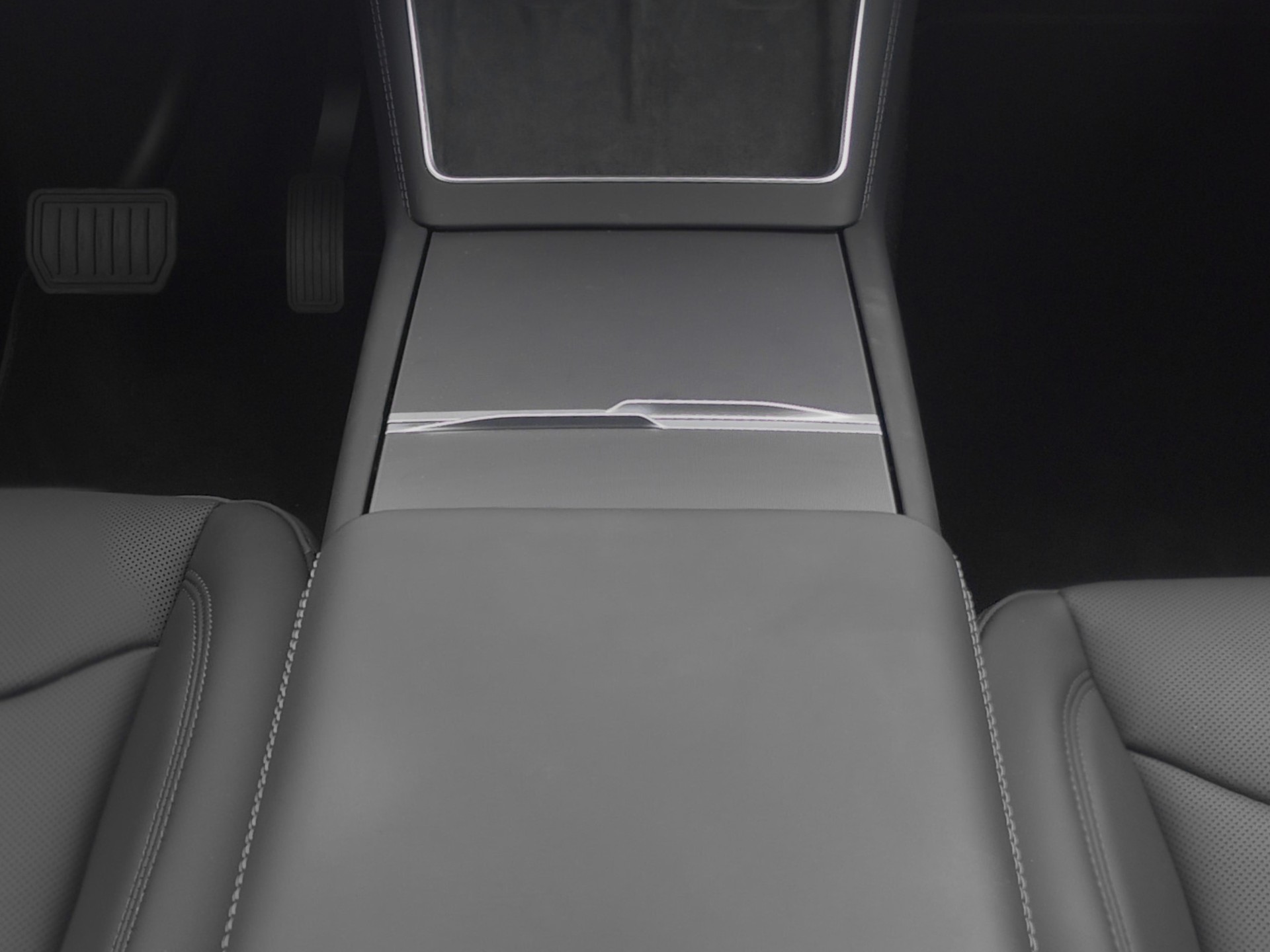 TESLA Model Y Long Range AWD-image-8