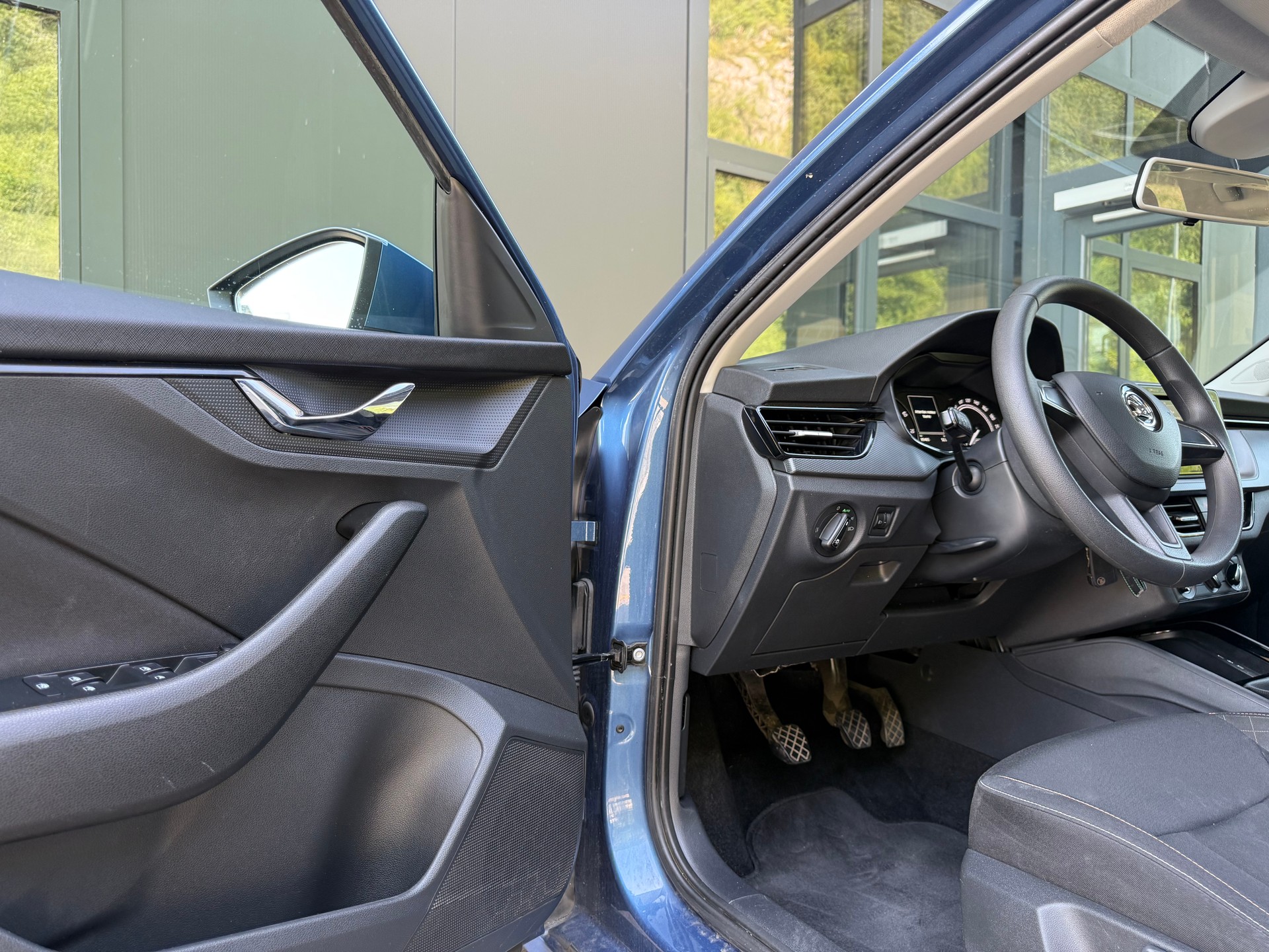 SKODA Kamiq 1.5 TSI Ambition-image-9