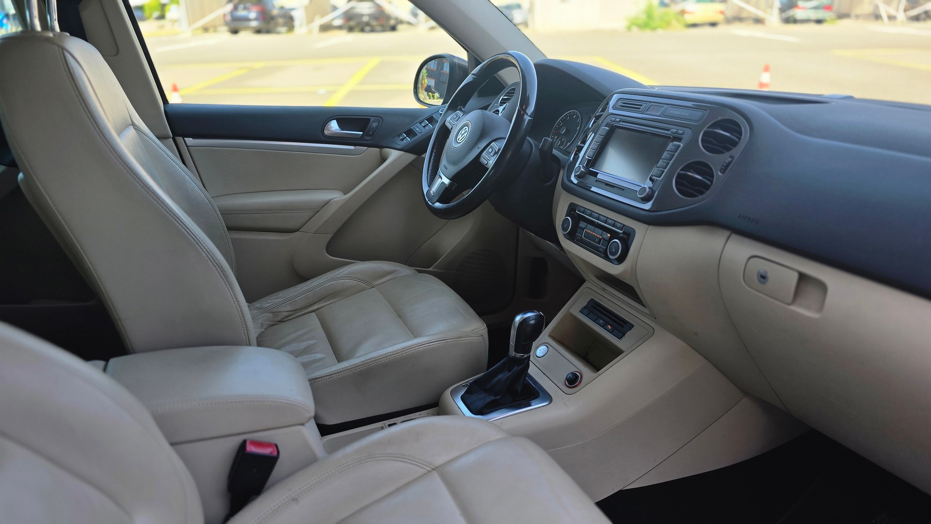 VW Tiguan 2.0 TSI R-Line Design 4Motion DSG-image-8