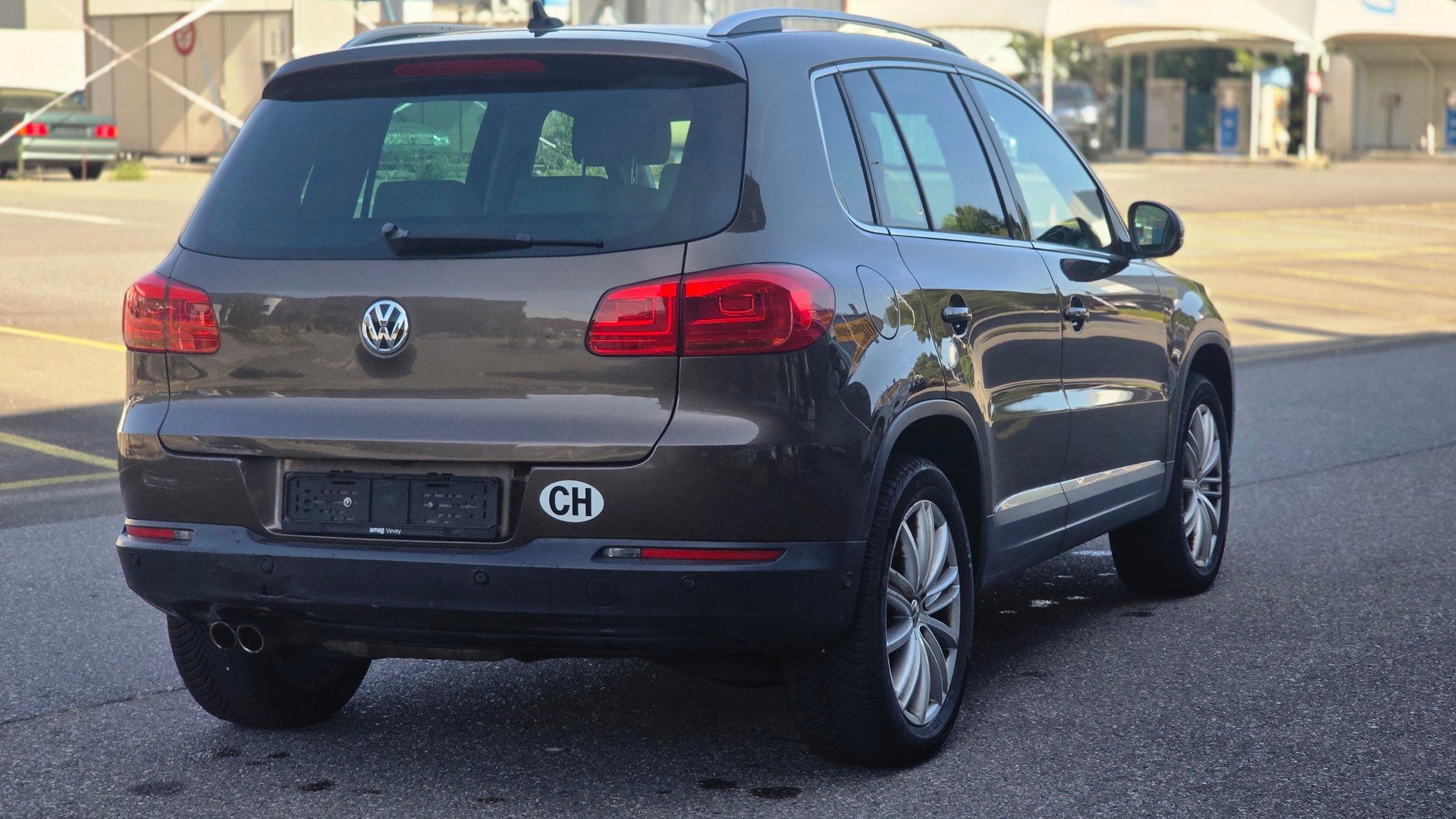 VW Tiguan 2.0 TSI R-Line Design 4Motion DSG-image-5