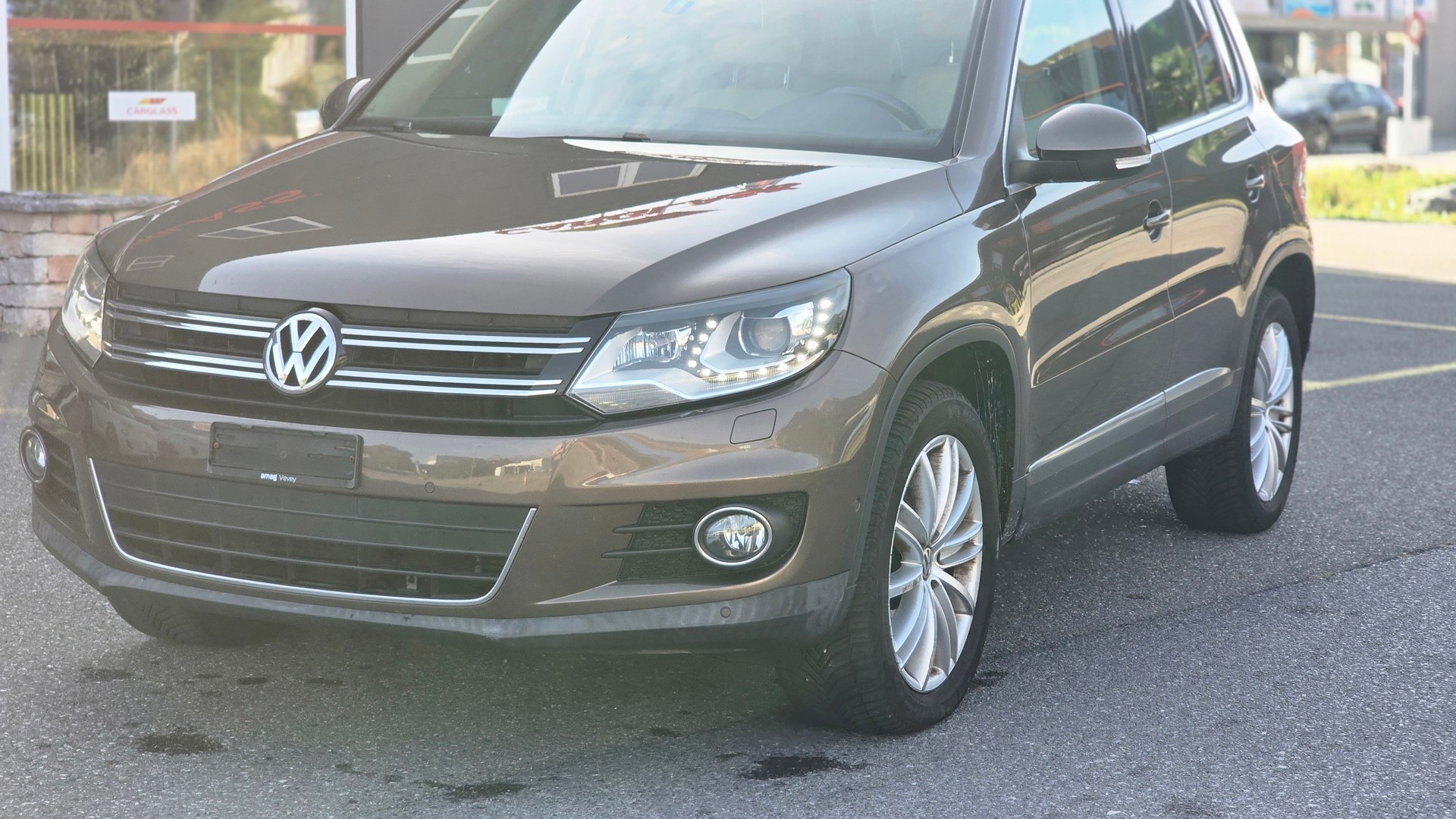 VW Tiguan 2.0 TSI R-Line Design 4Motion DSG-image-2