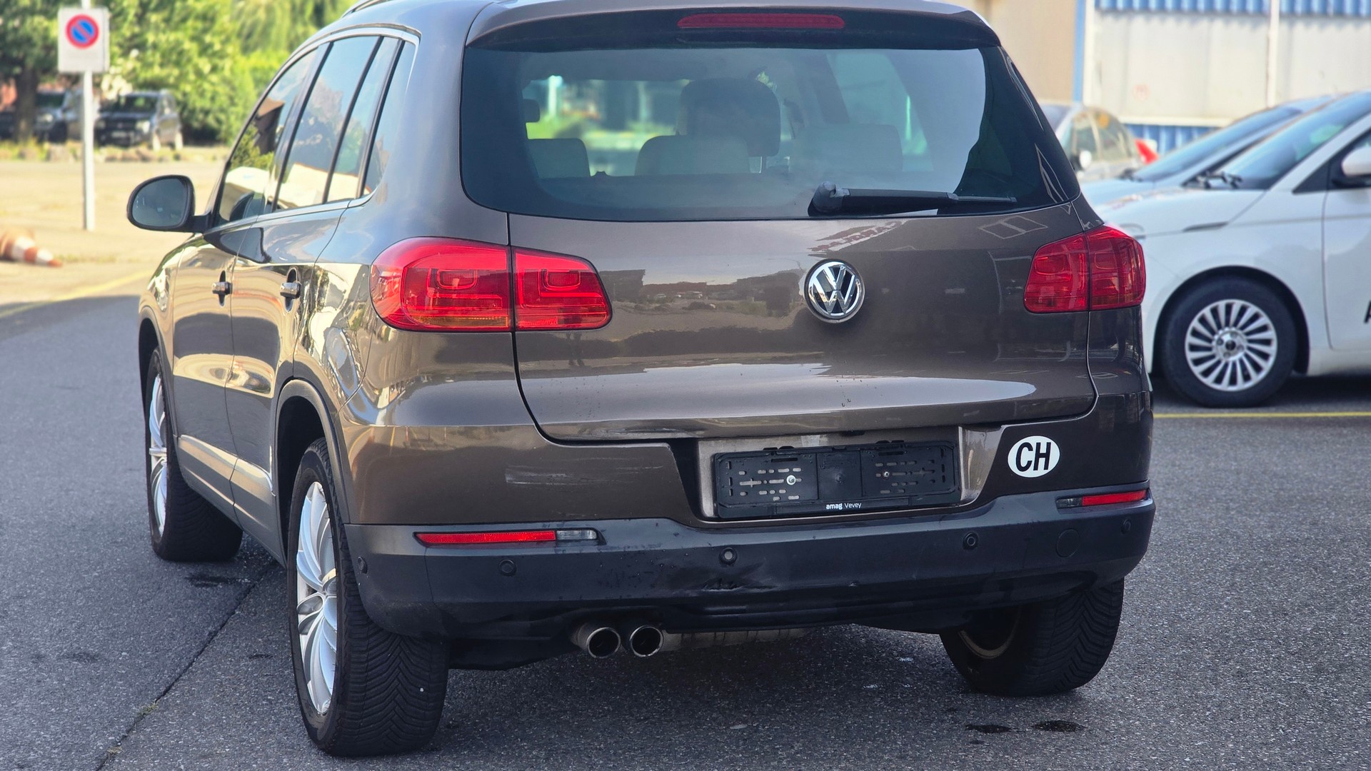 VW Tiguan 2.0 TSI R-Line Design 4Motion DSG-image-3