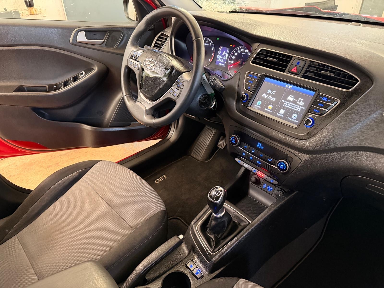 HYUNDAI i20 1.0 T-GDi Amplia-image-12