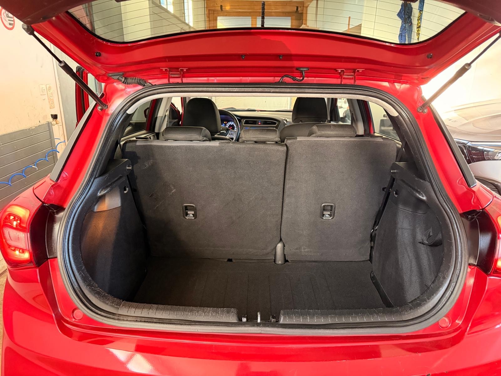 HYUNDAI i20 1.0 T-GDi Amplia-image-13