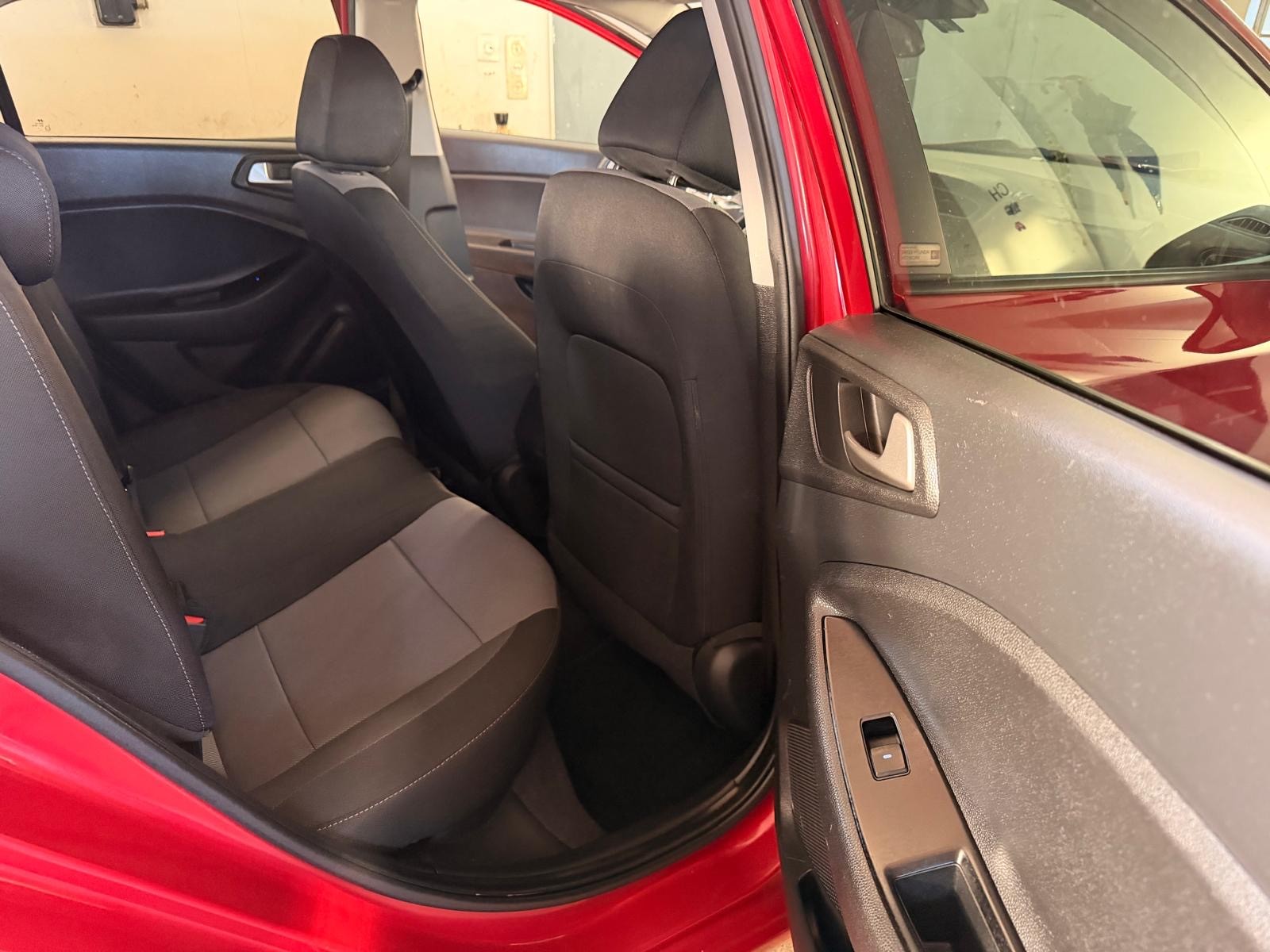 HYUNDAI i20 1.0 T-GDi Amplia-image-9