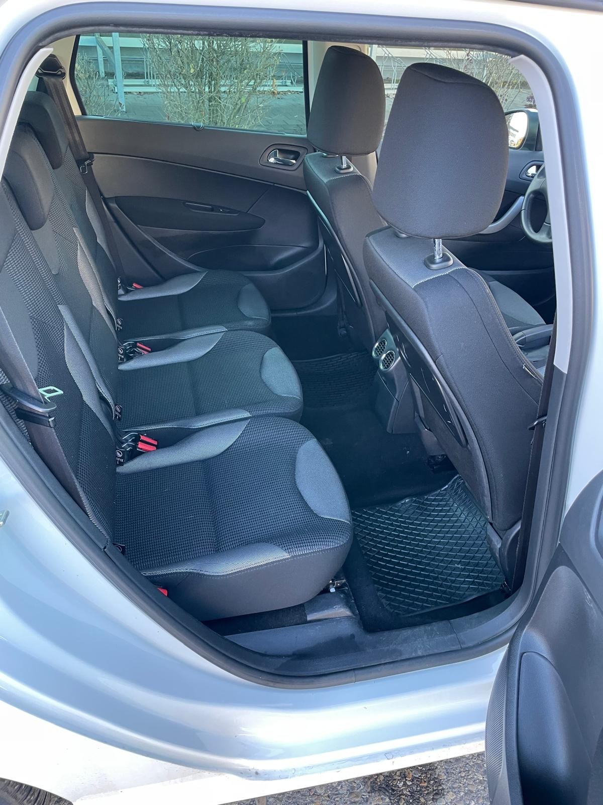 PEUGEOT 308 SW 1.6 HDI Active EGS6-image-6