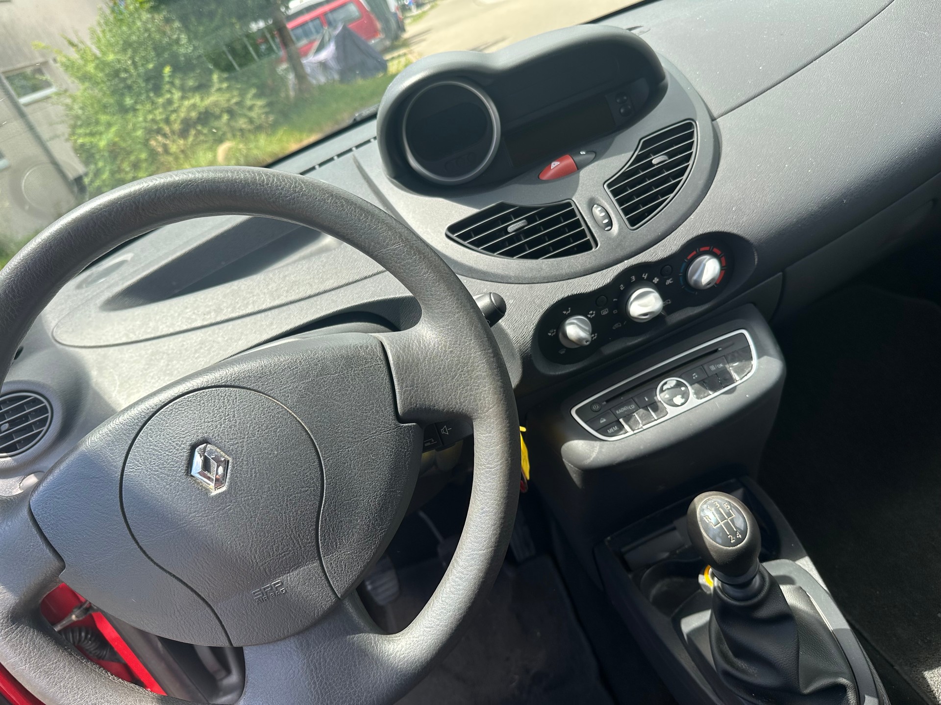 RENAULT Twingo 1.2 Authentique-image-8