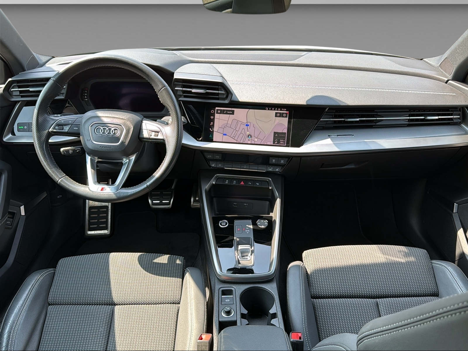 AUDI A3 Sportback 1.5 35 TFSI S Line S-Tronic-image-14