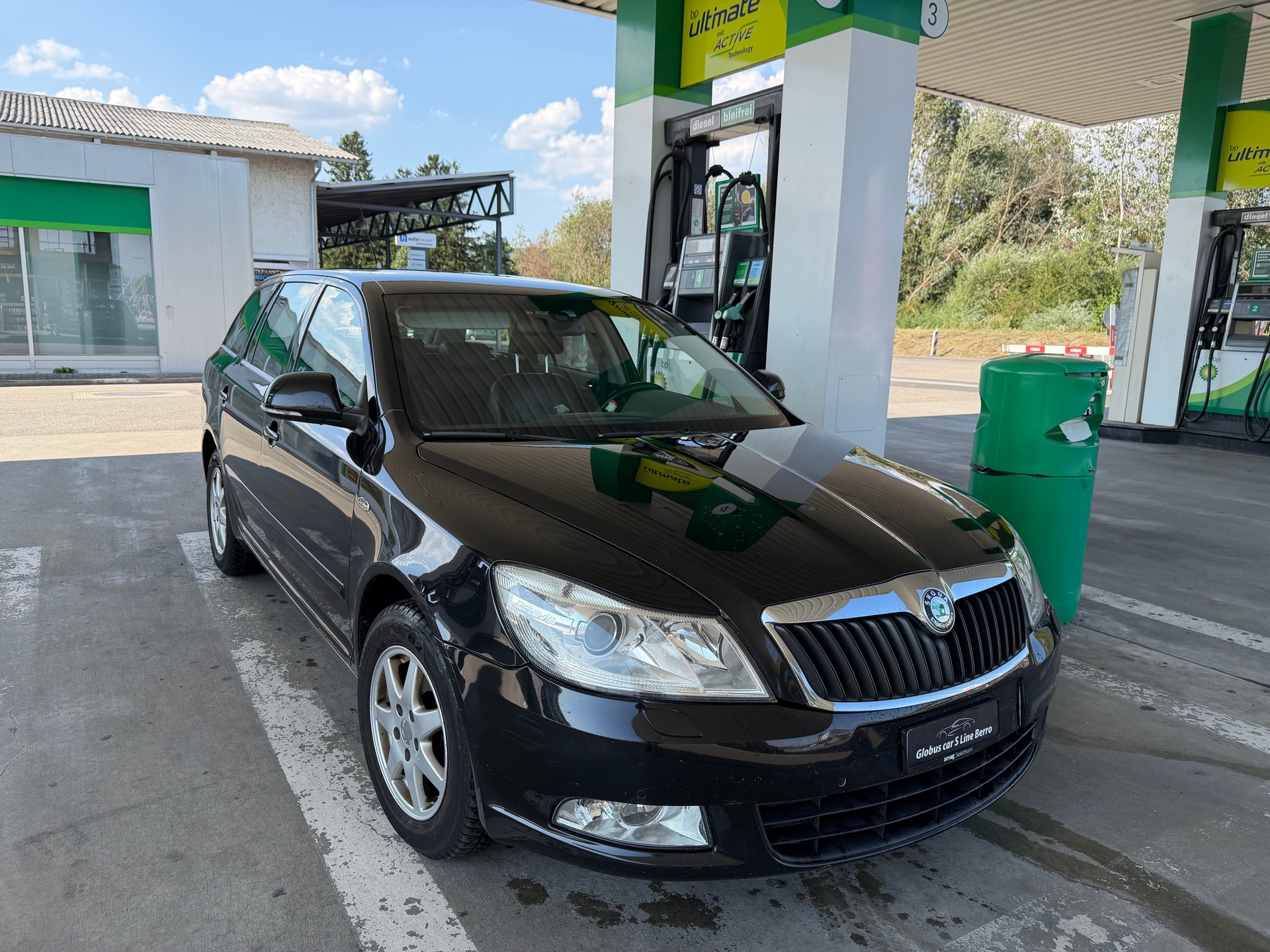 SKODA Octavia Combi 2.0 TDI Laurin & Klement-image-1