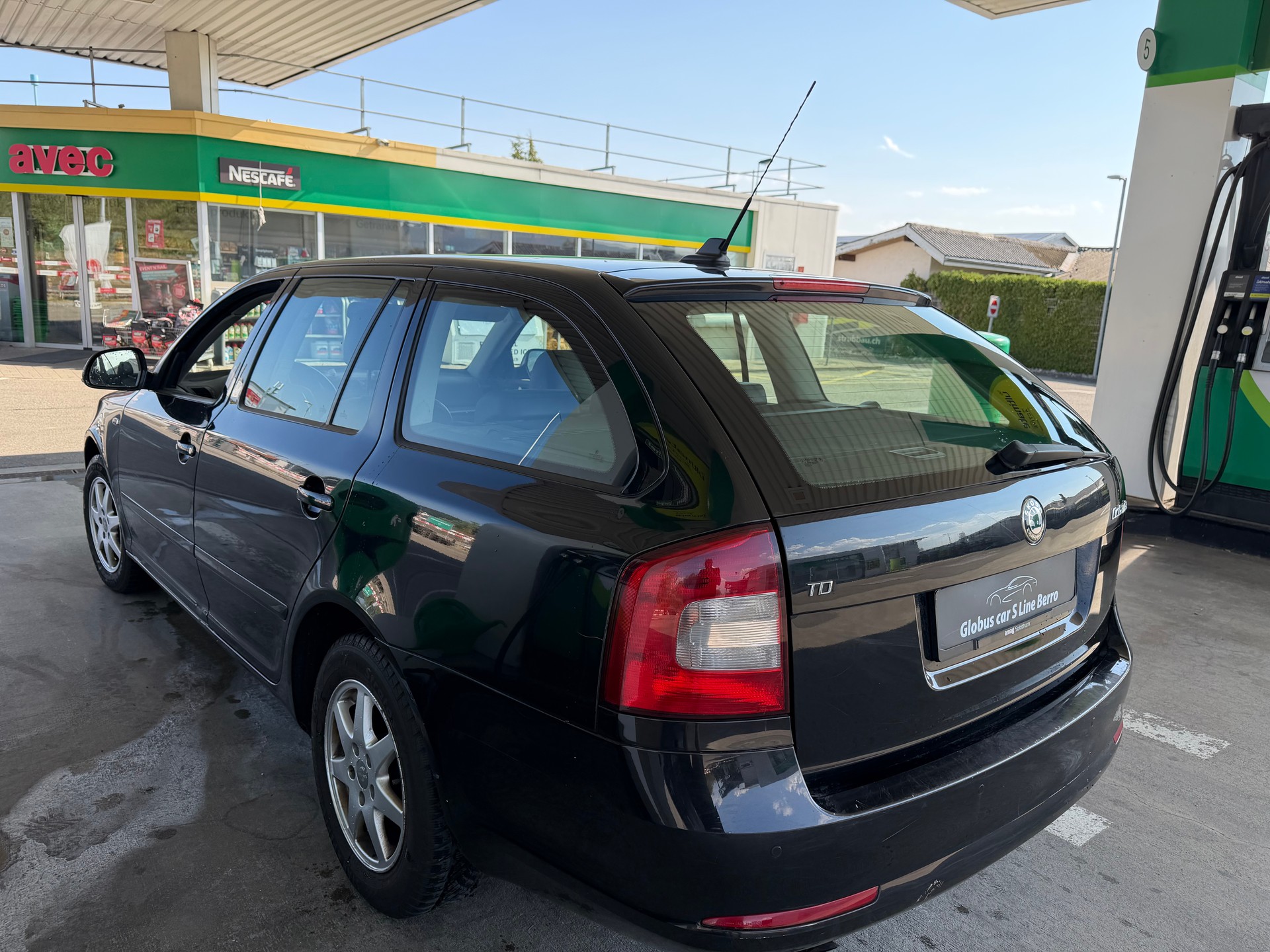 SKODA Octavia Combi 2.0 TDI Laurin & Klement-image-6