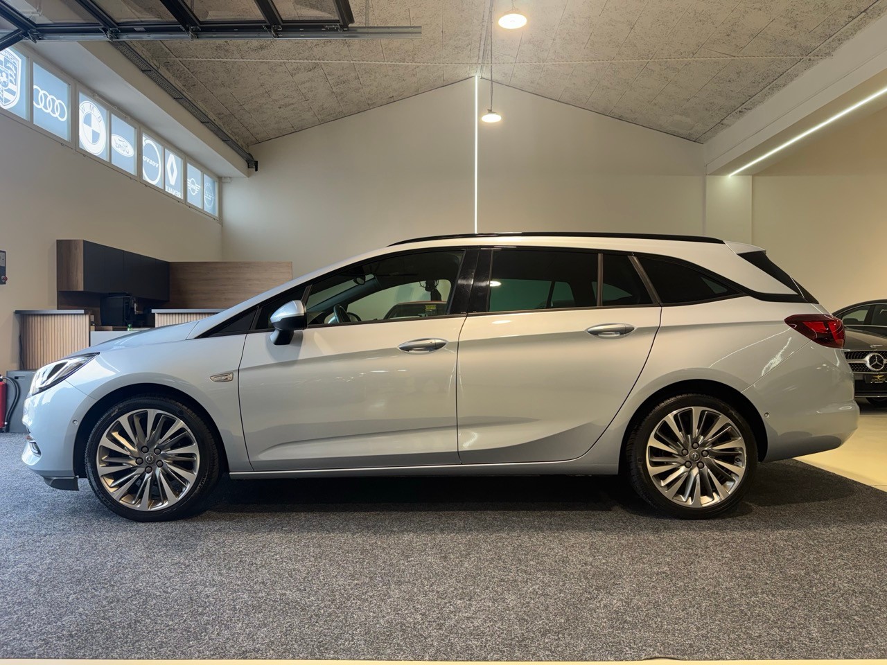 OPEL Astra Sports Tourer 1.5 CDTi GS-Line-image-2