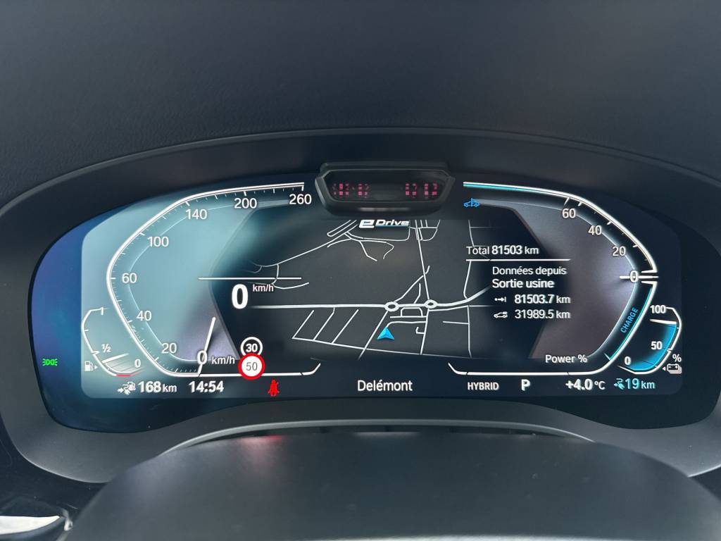 BMW 530e xDrive Touring M Sport Steptronic-image-14