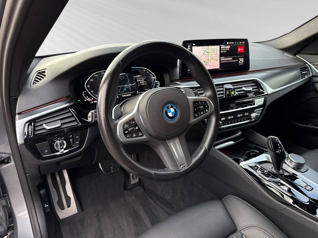 BMW 530e xDrive Touring M Sport Steptronic-image-4