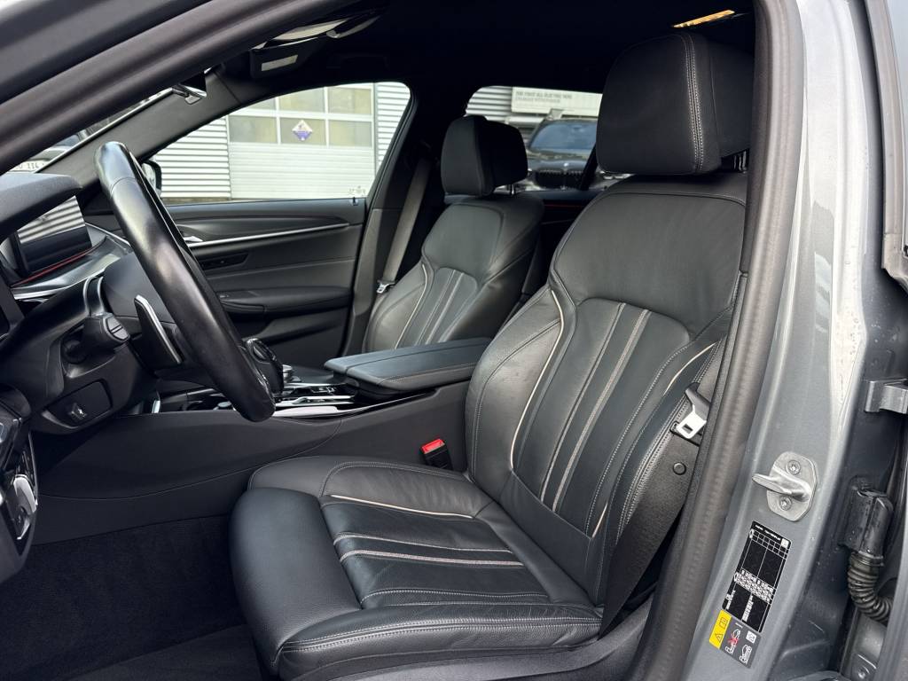 BMW 530e xDrive Touring M Sport Steptronic-image-10