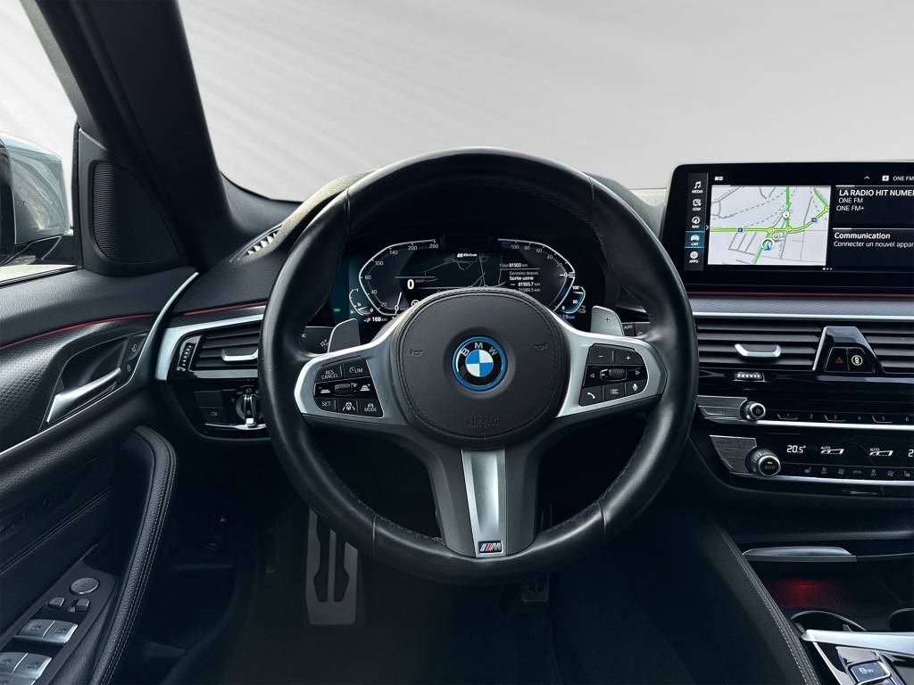 BMW 530e xDrive Touring M Sport Steptronic-image-5