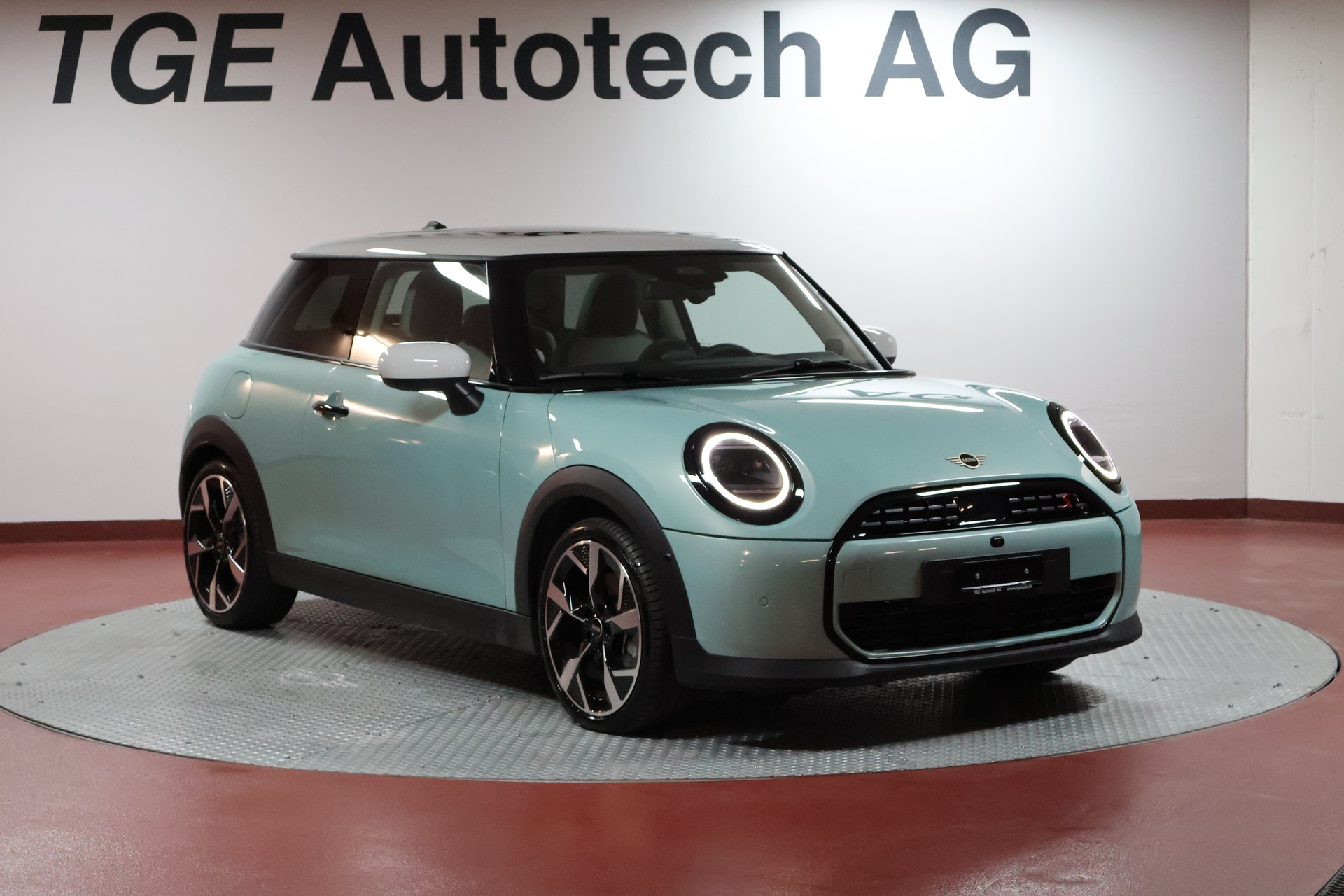 MINI Cooper S DKG-showroom-element-2