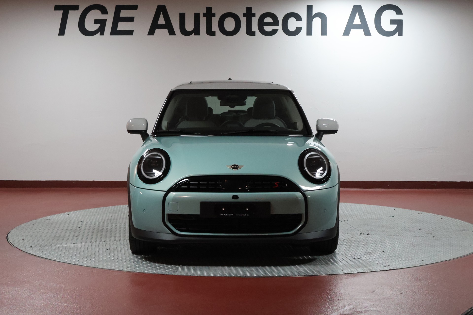 MINI Cooper S DKG-showroom-element-1
