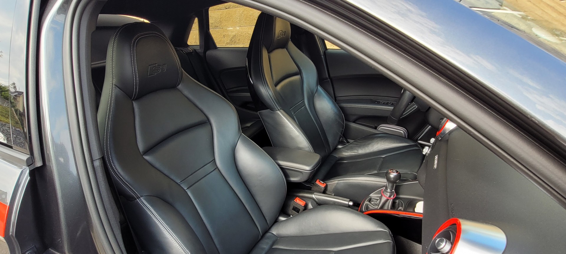 AUDI S1 Sportback 2.0 TFSI Sport quattro-image-10