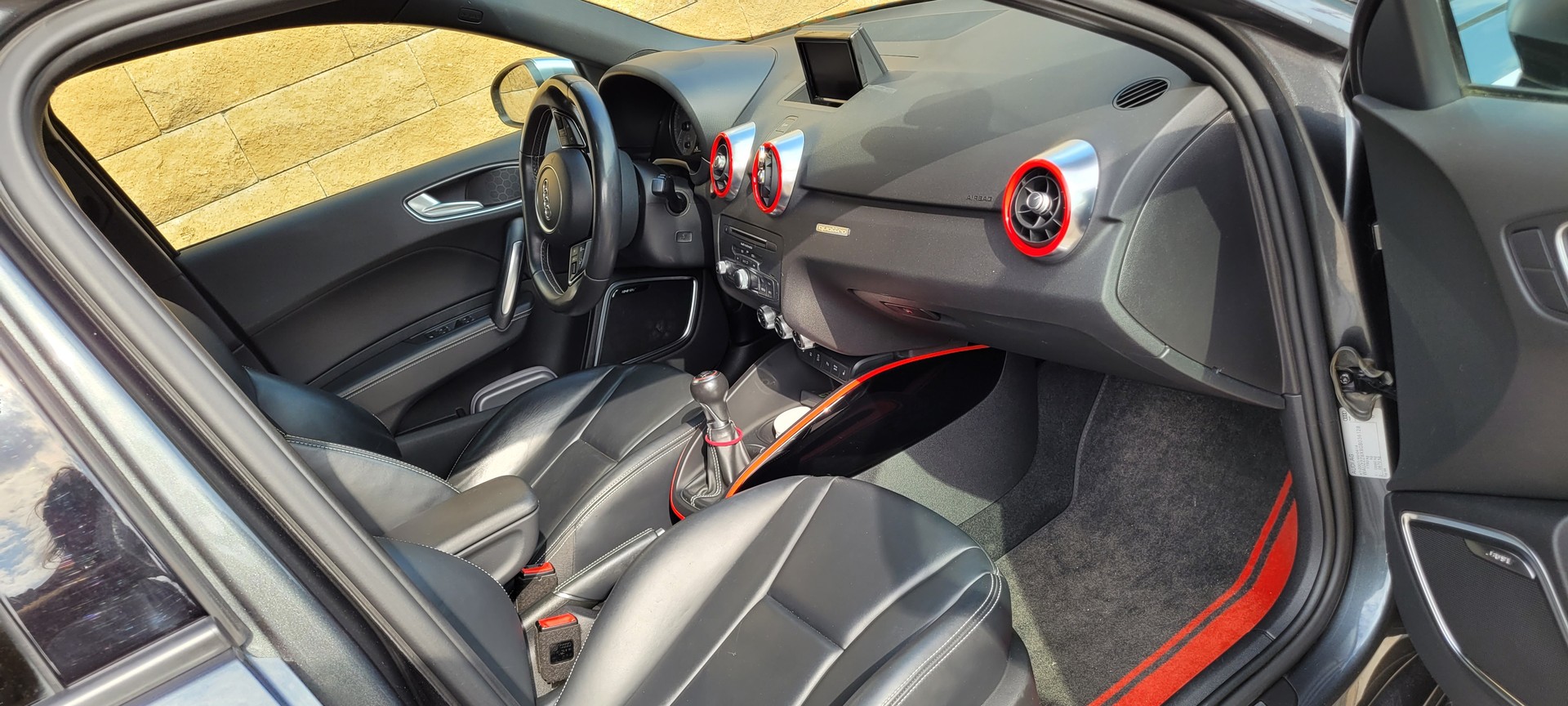 AUDI S1 Sportback 2.0 TFSI Sport quattro-image-8