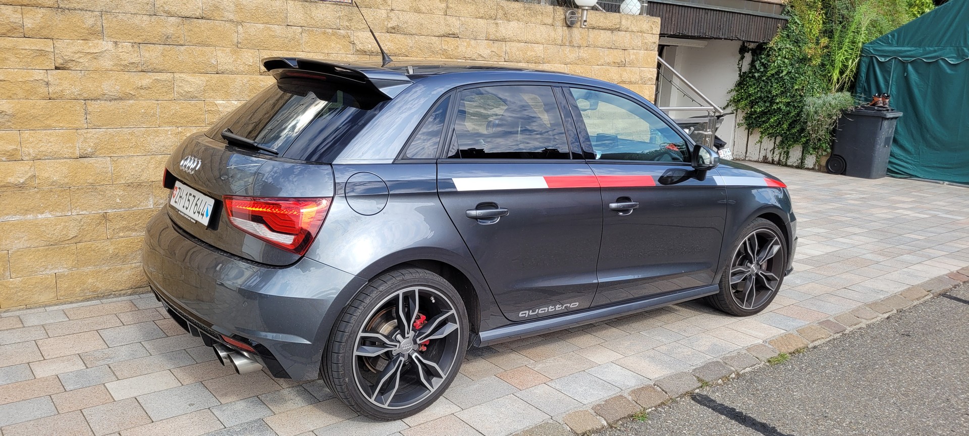 AUDI S1 Sportback 2.0 TFSI Sport quattro-image-1