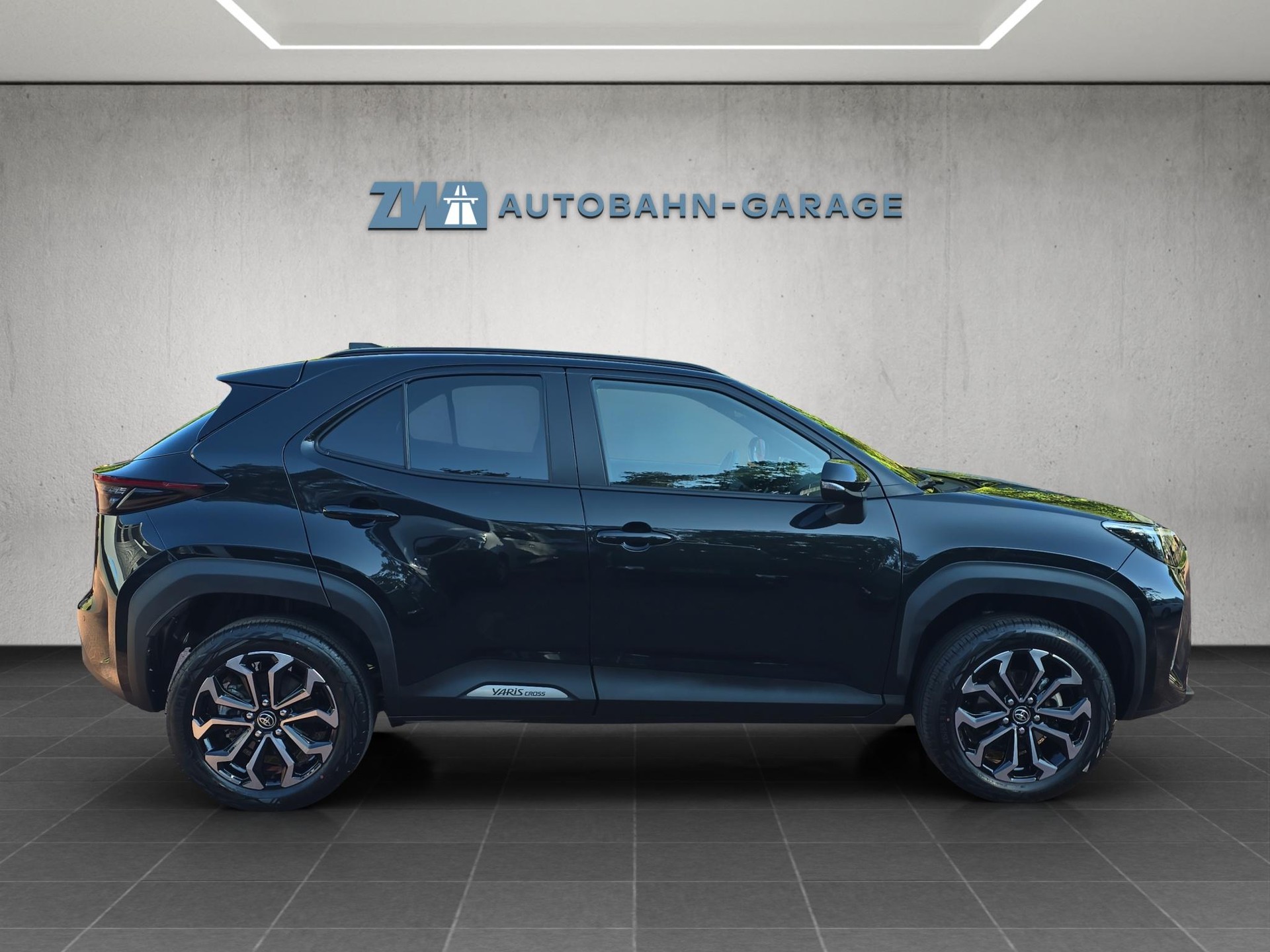TOYOTA Yaris Cross 1.5 VVT-i HSD Trend AWD-i-image-5