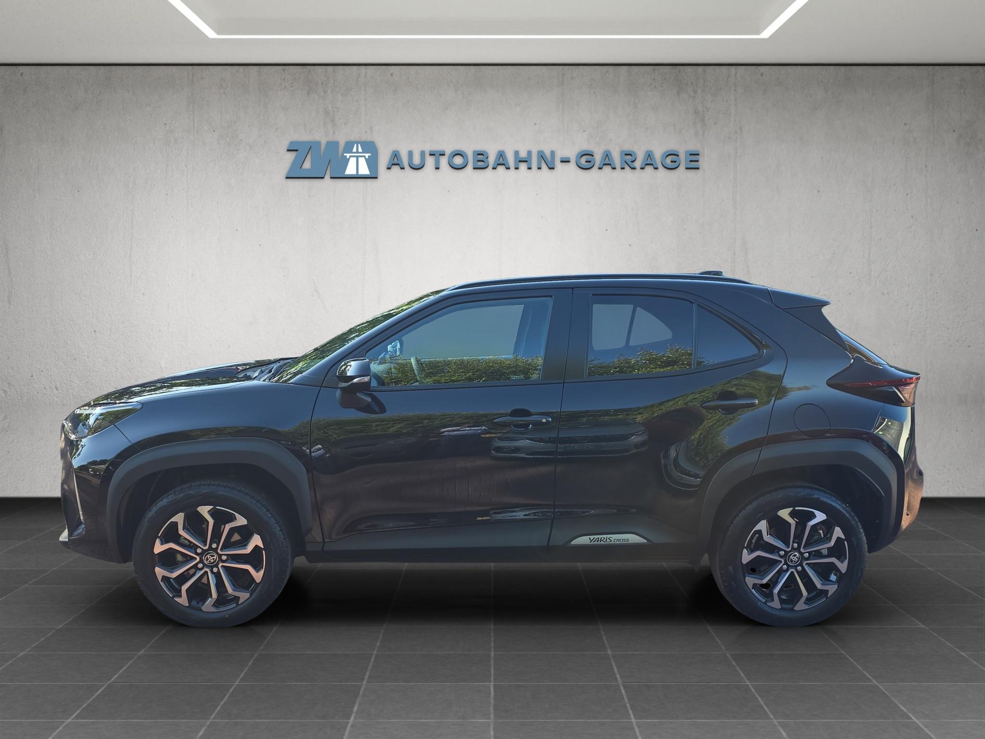 TOYOTA Yaris Cross 1.5 VVT-i HSD Trend AWD-i-image-1