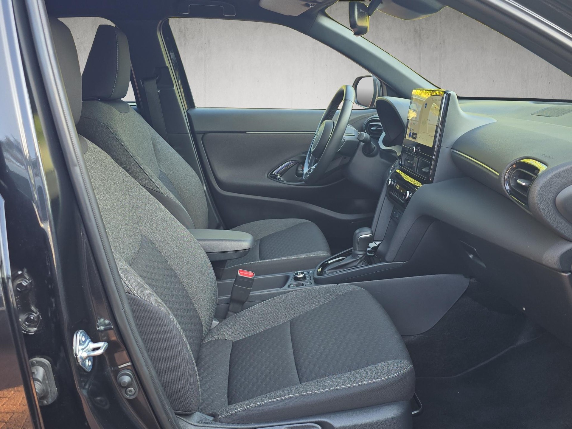 TOYOTA Yaris Cross 1.5 VVT-i HSD Trend AWD-i-image-13