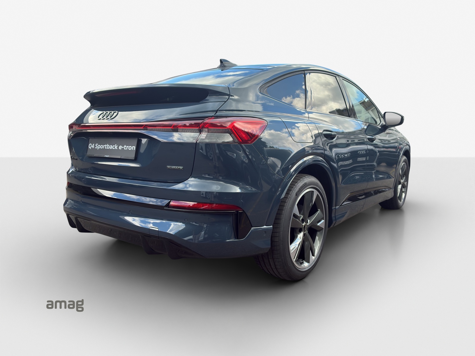 AUDI Q4 Sportback e-tron quattro performance Swiss Ski-image-4