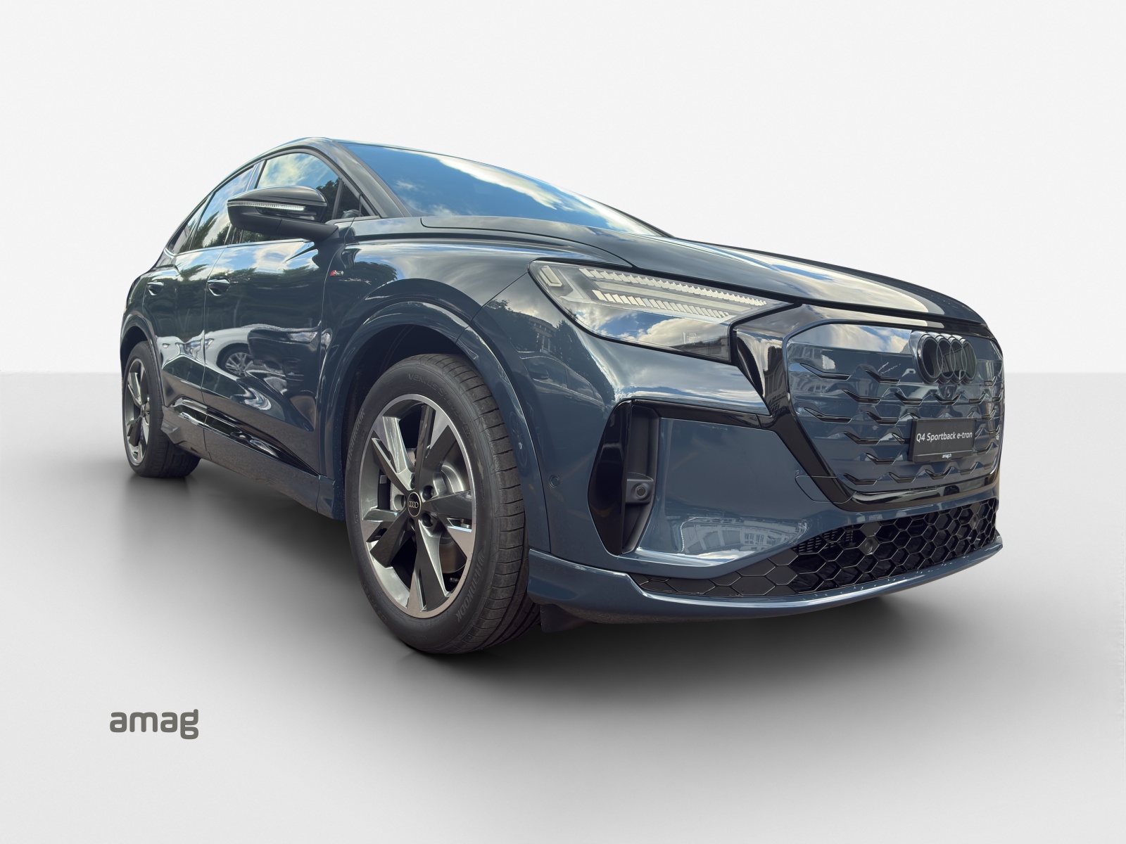 AUDI Q4 Sportback e-tron quattro performance Swiss Ski-image-5