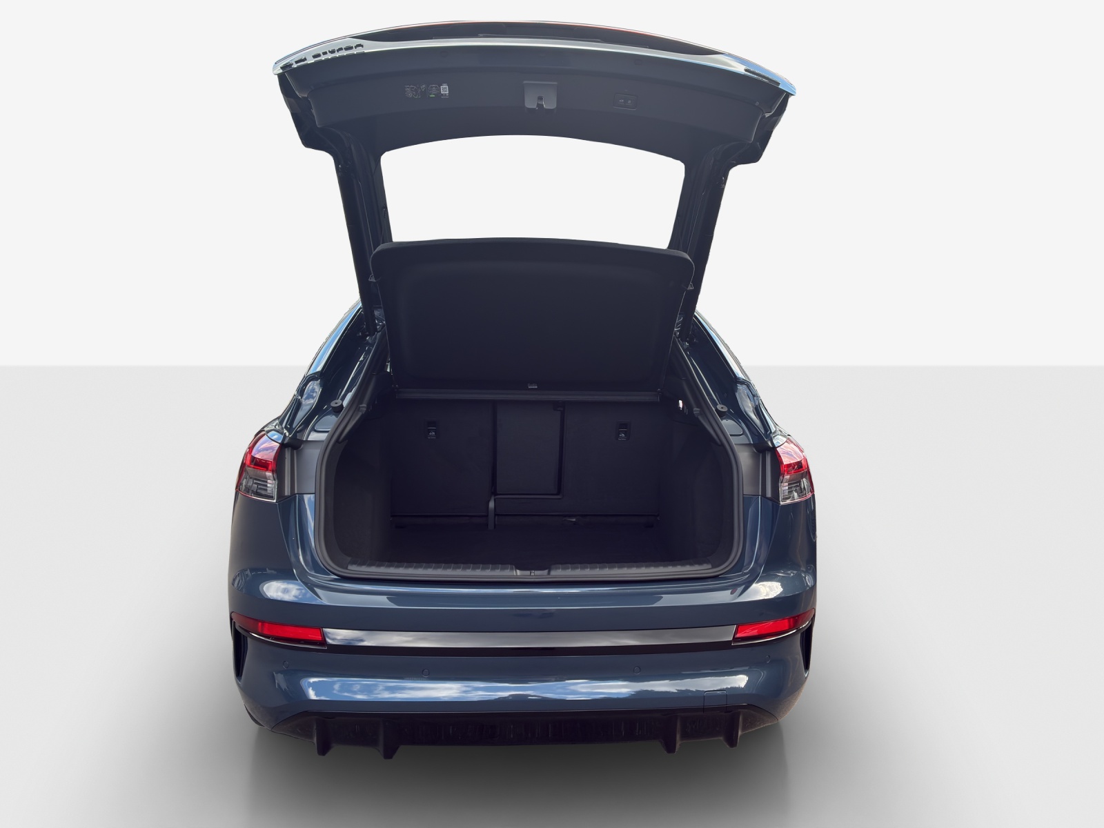 AUDI Q4 Sportback e-tron quattro performance Swiss Ski-image-12