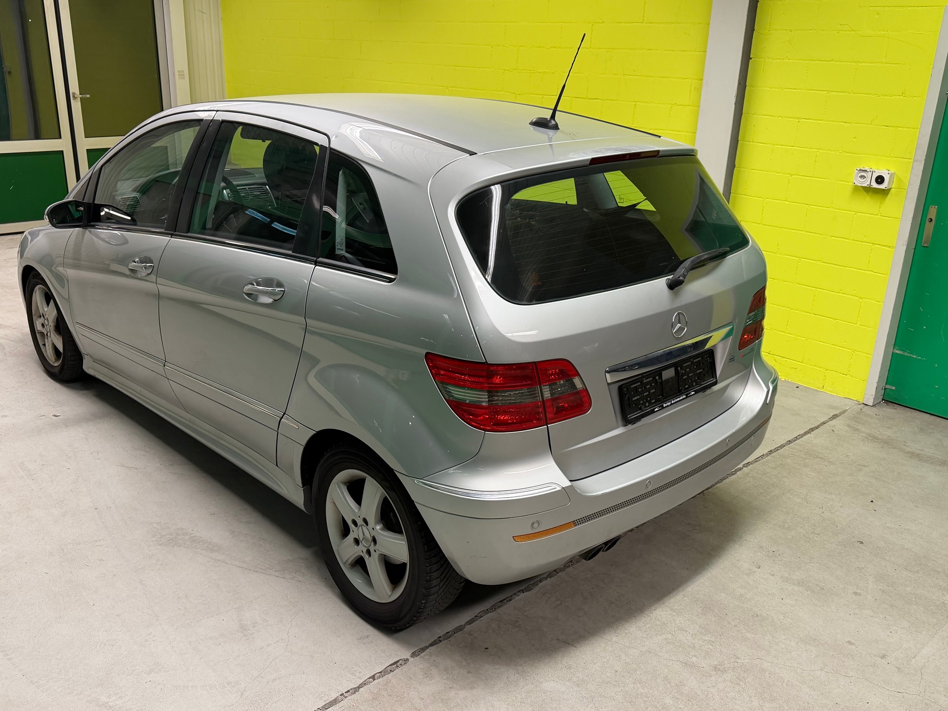 MERCEDES-BENZ B 200 T-image-20
