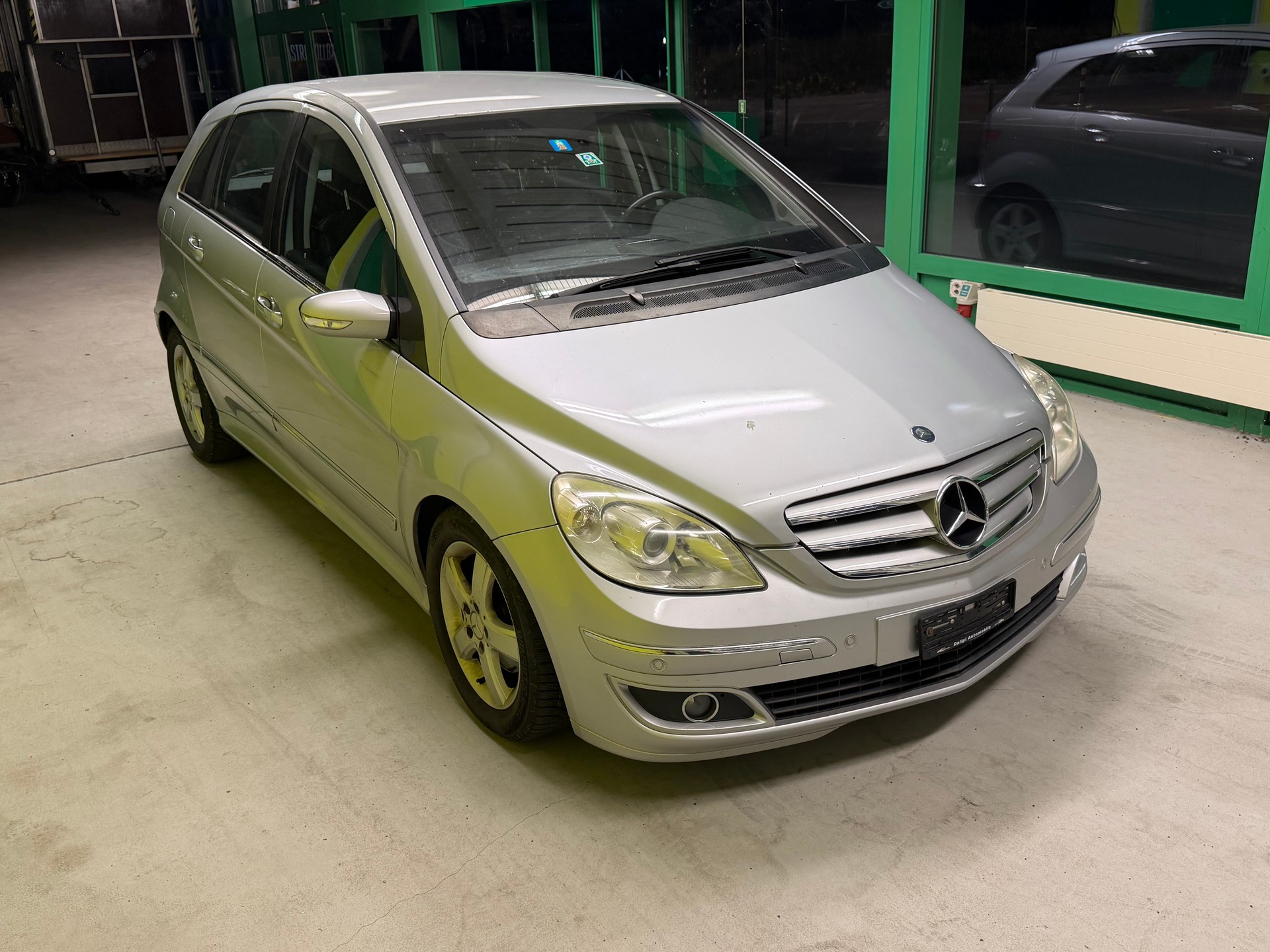 MERCEDES-BENZ B 200 T-image-5