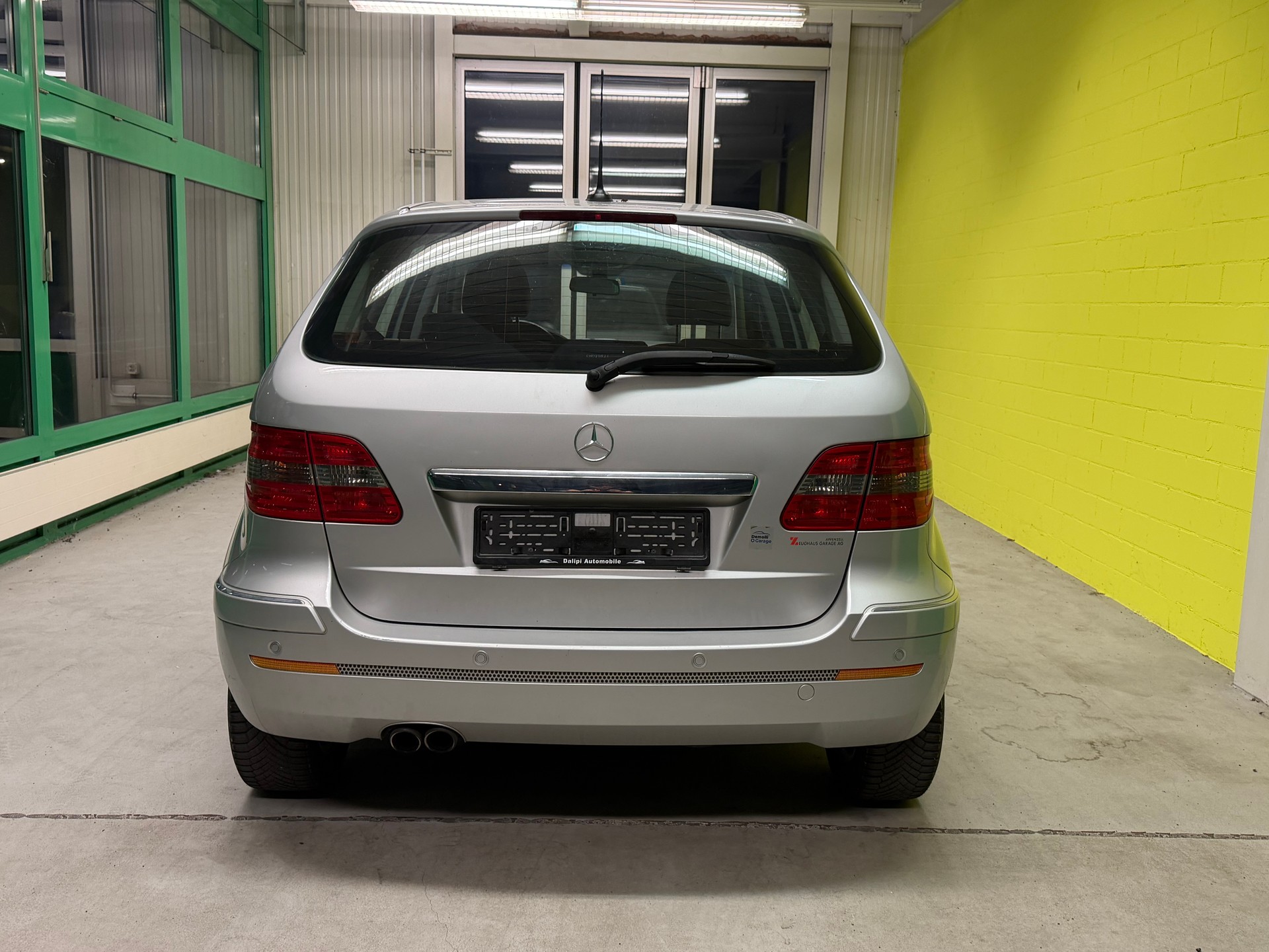 MERCEDES-BENZ B 200 T-image-16