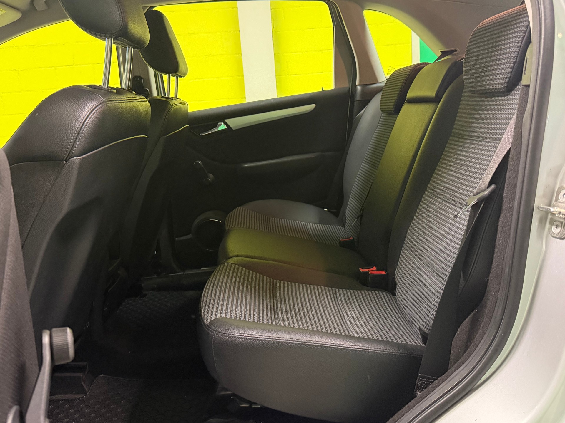 MERCEDES-BENZ B 200 T-image-8